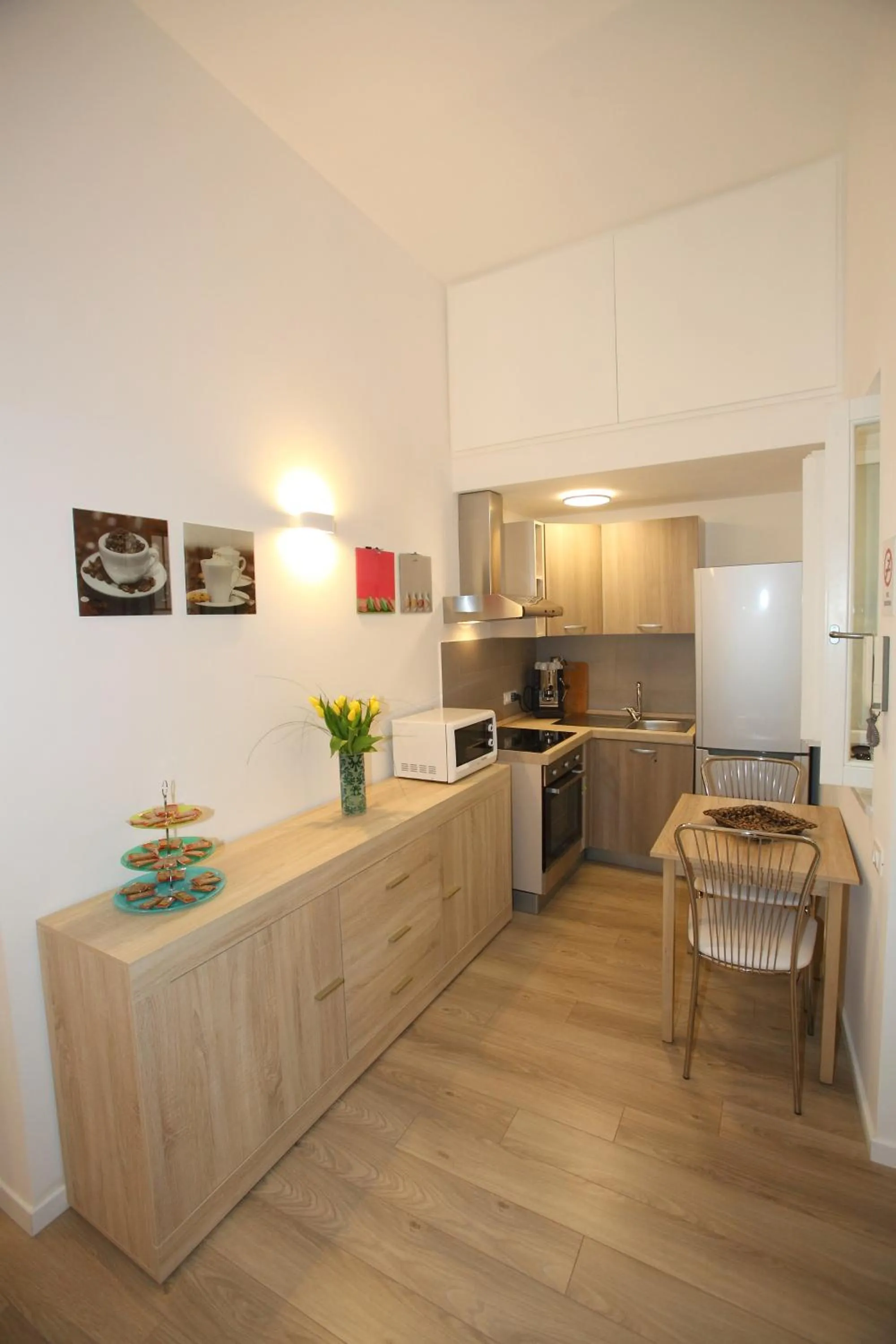 Communal kitchen in B&B Teatro