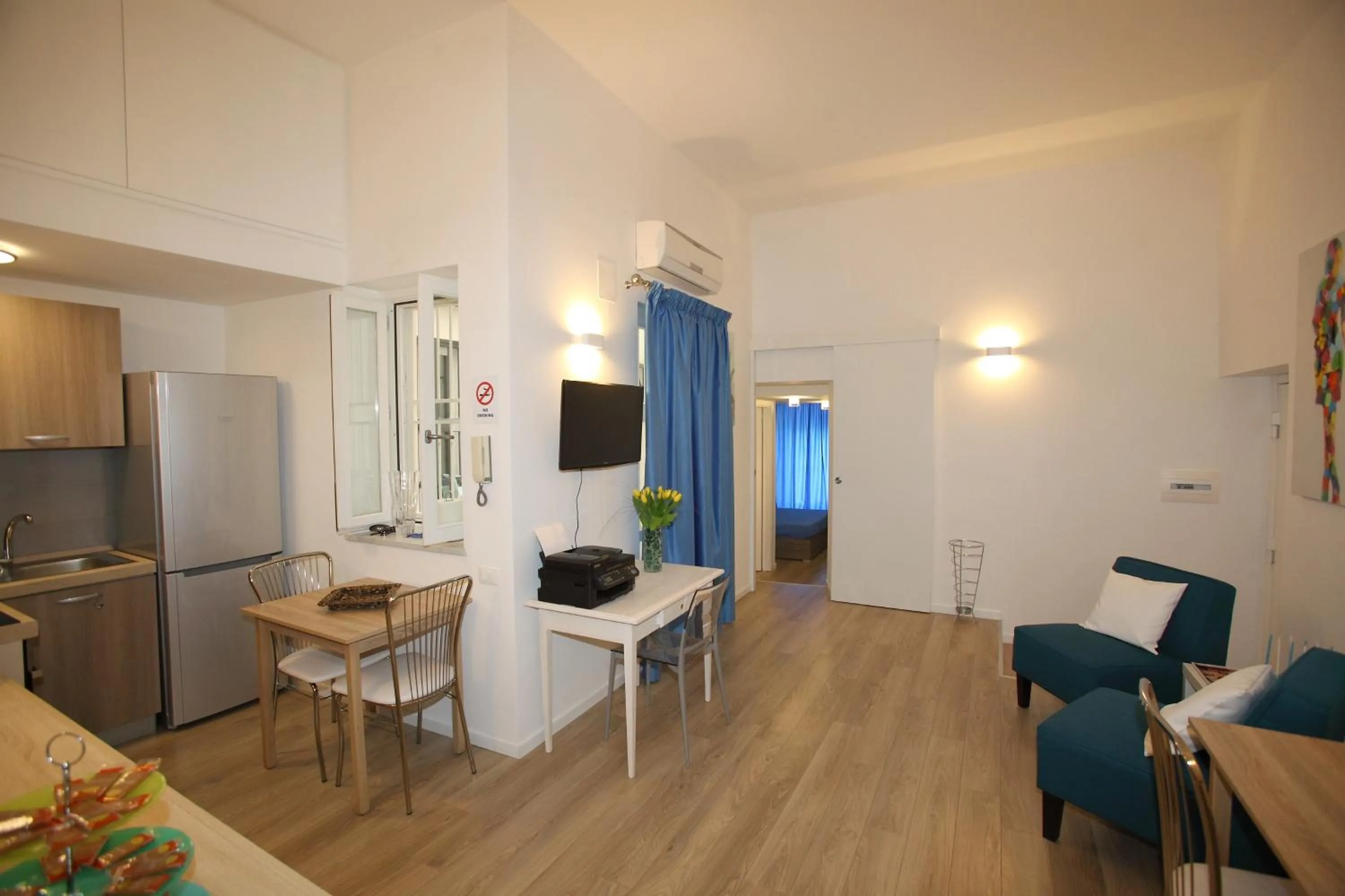 Communal lounge/ TV room in B&B Teatro