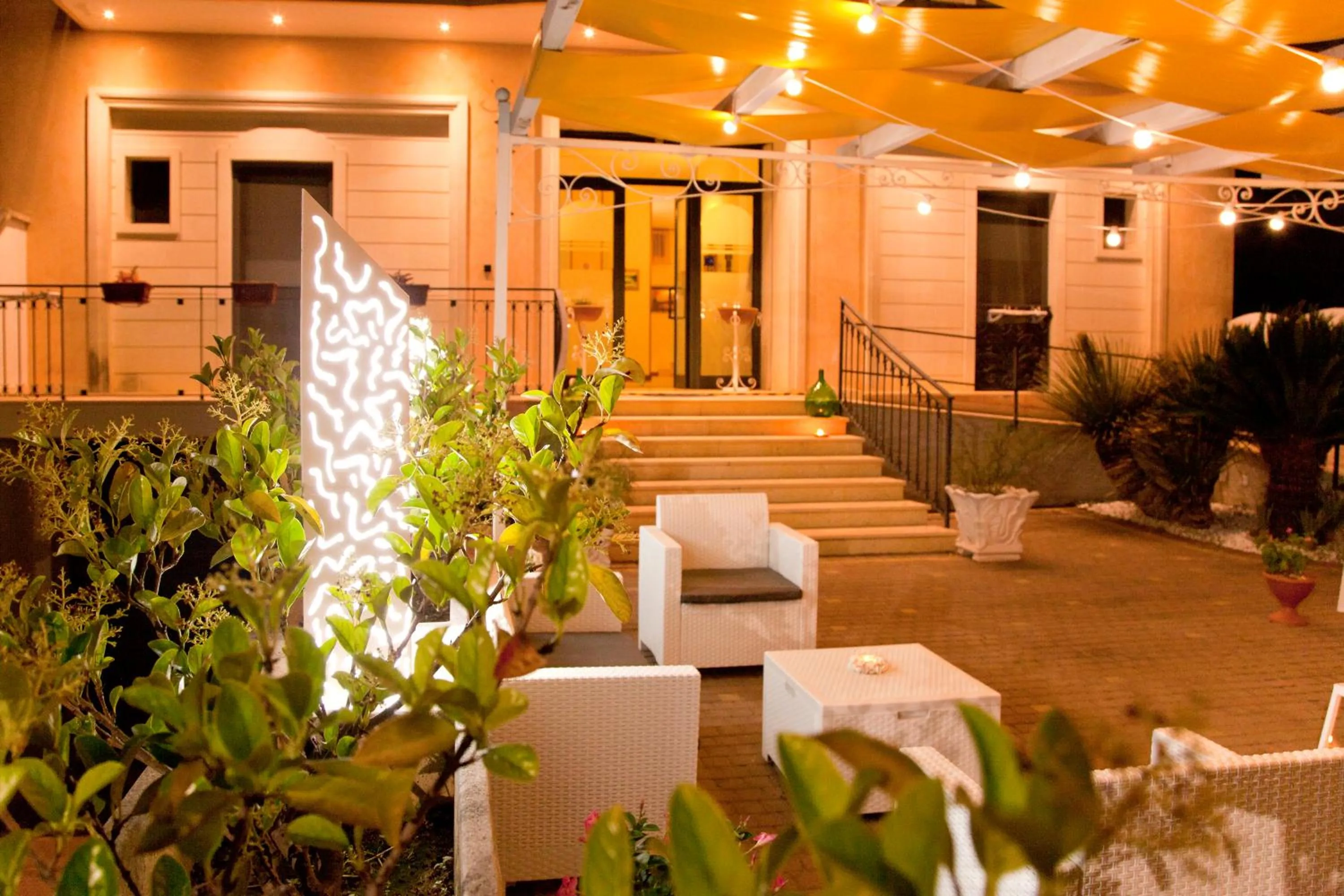 Facade/entrance in Kalinifta Residence