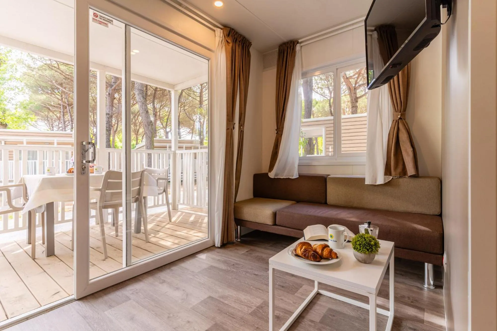 Living room in Club del Sole Adriatico Cervia Easy Camping Village