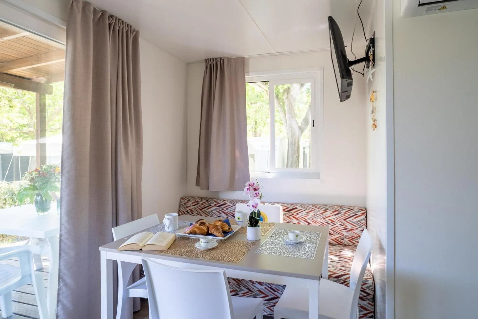 Living room in Club del Sole Adriatico Cervia Easy Camping Village