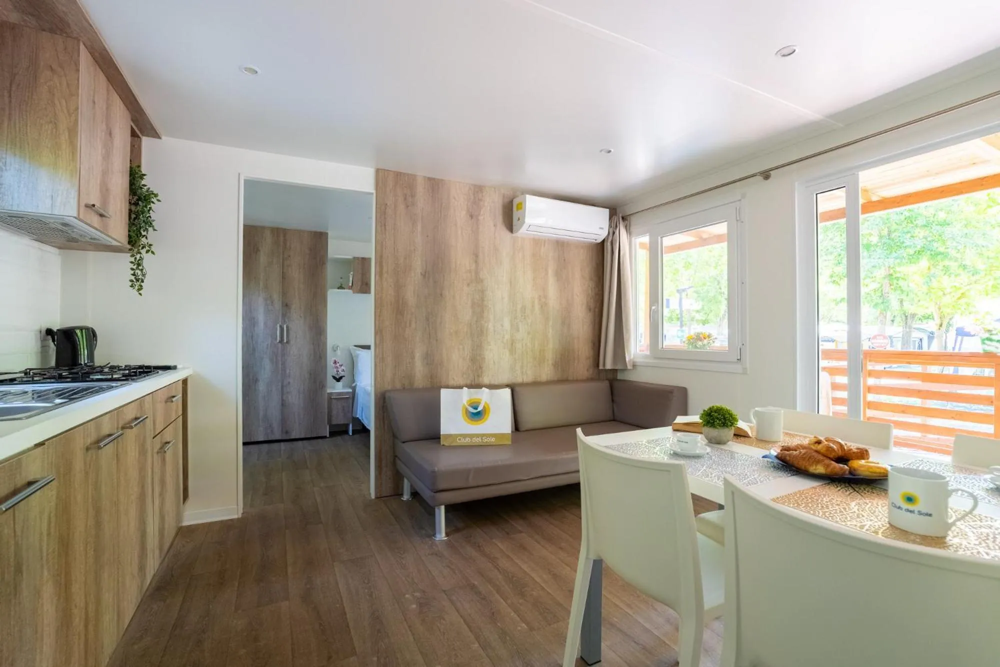 Kitchen or kitchenette in Club del Sole Adriatico Cervia Easy Camping Village