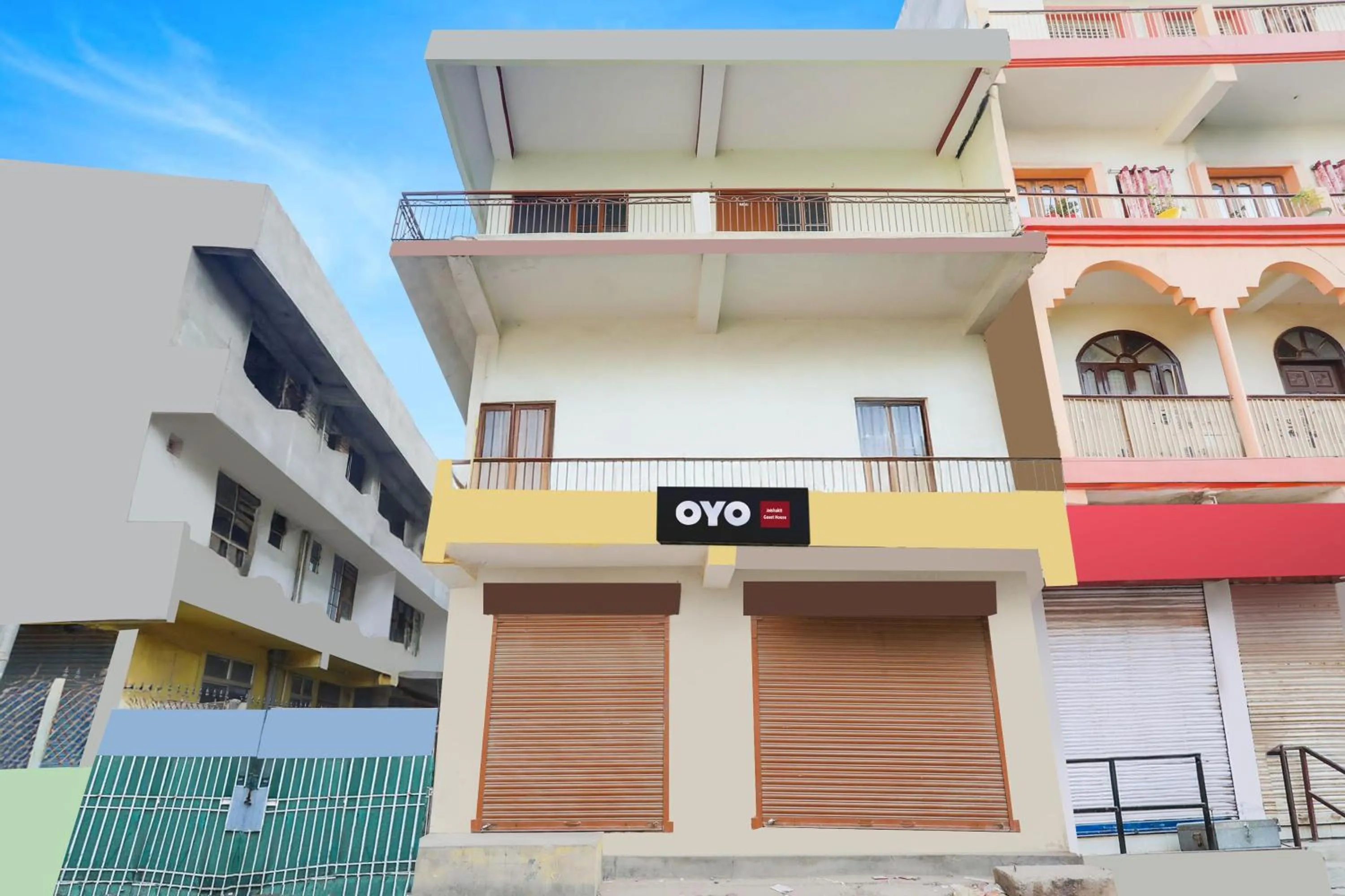 Facade/entrance in OYO Vinayaka Guest house