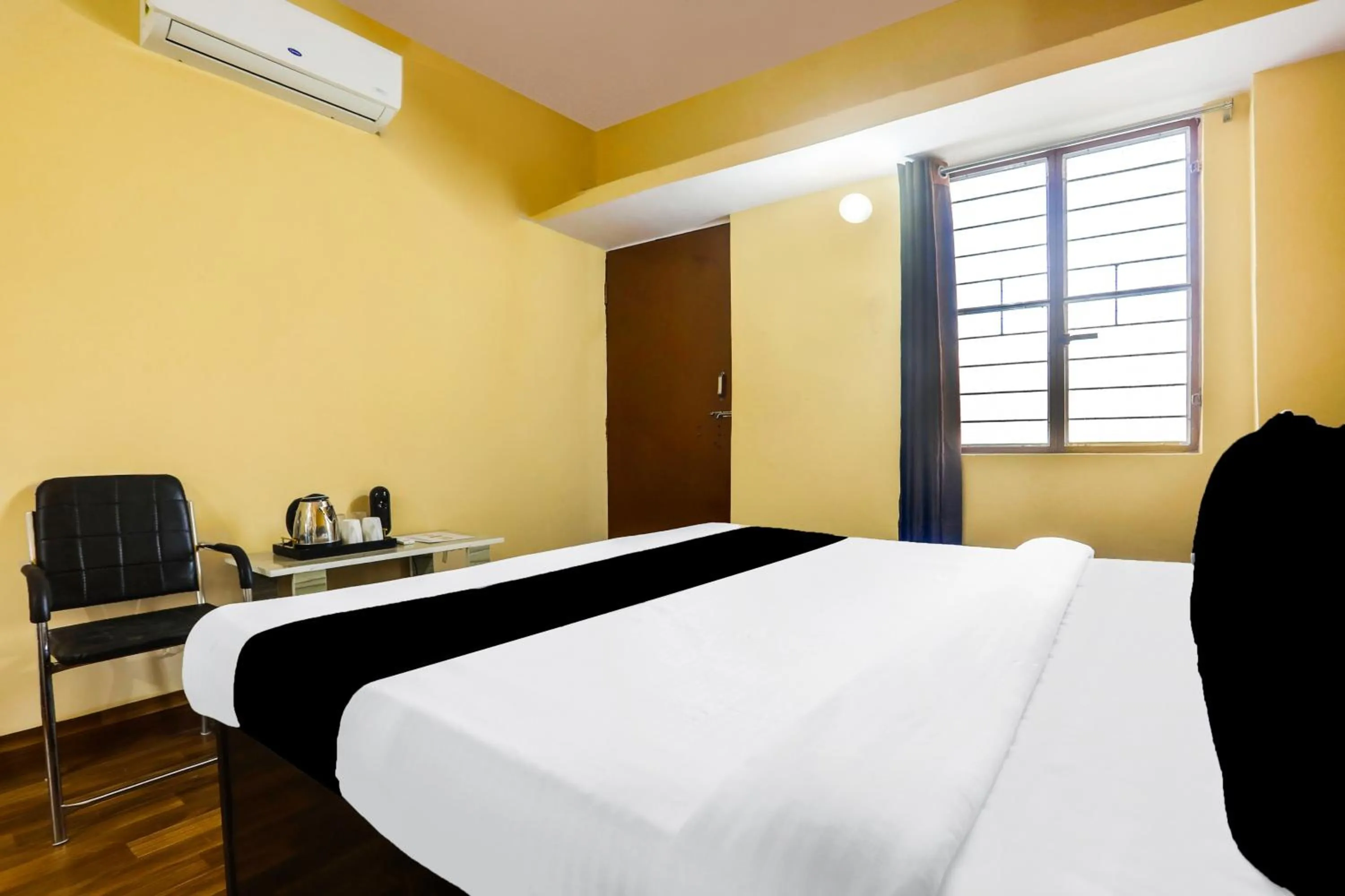 Bedroom, Bed in OYO Vinayaka Guest house