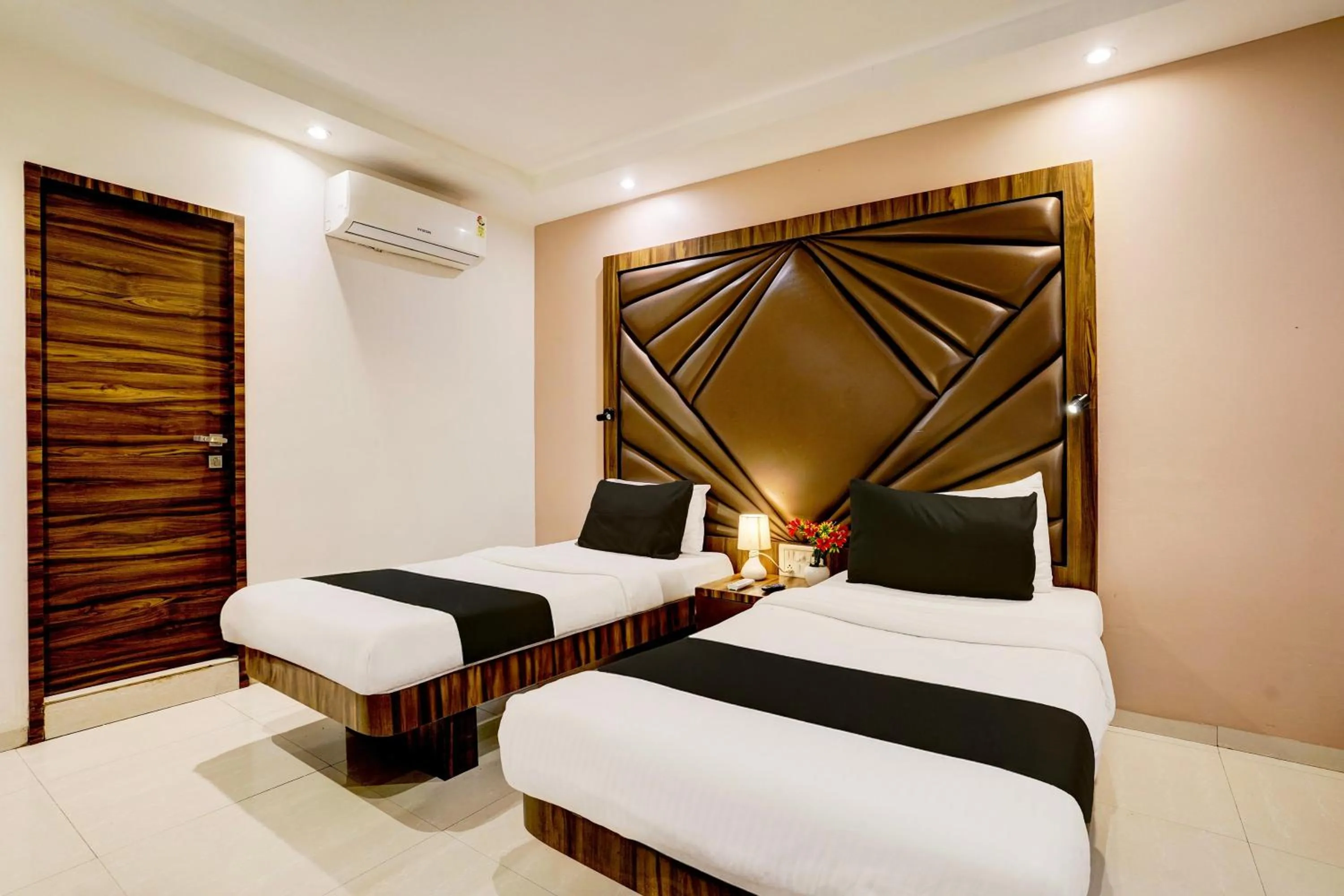 Bedroom, Bed in Super Hotel O Mumbai Central Formerly Park Palace