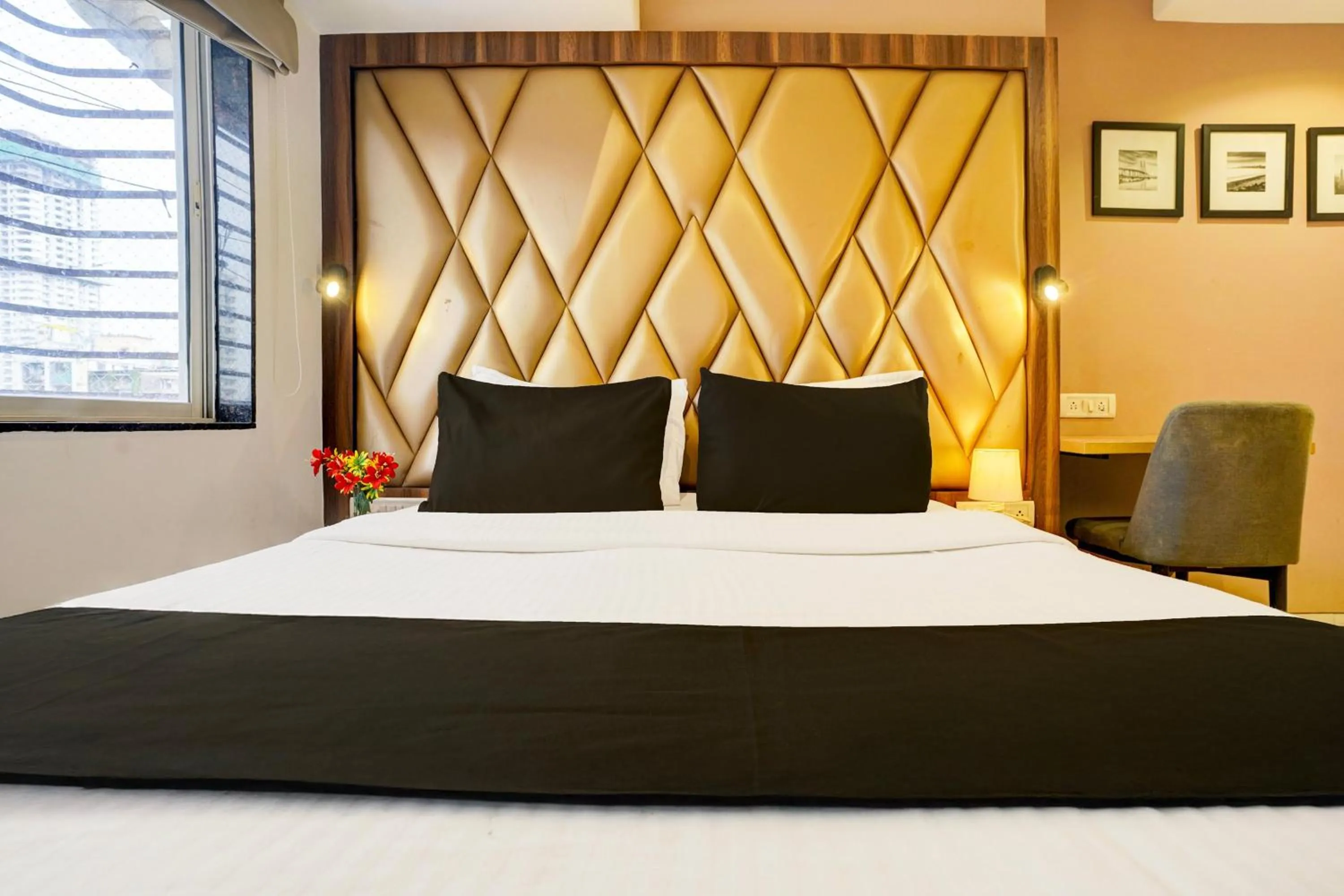 Bedroom, Bed in Super Hotel O Mumbai Central Formerly Park Palace