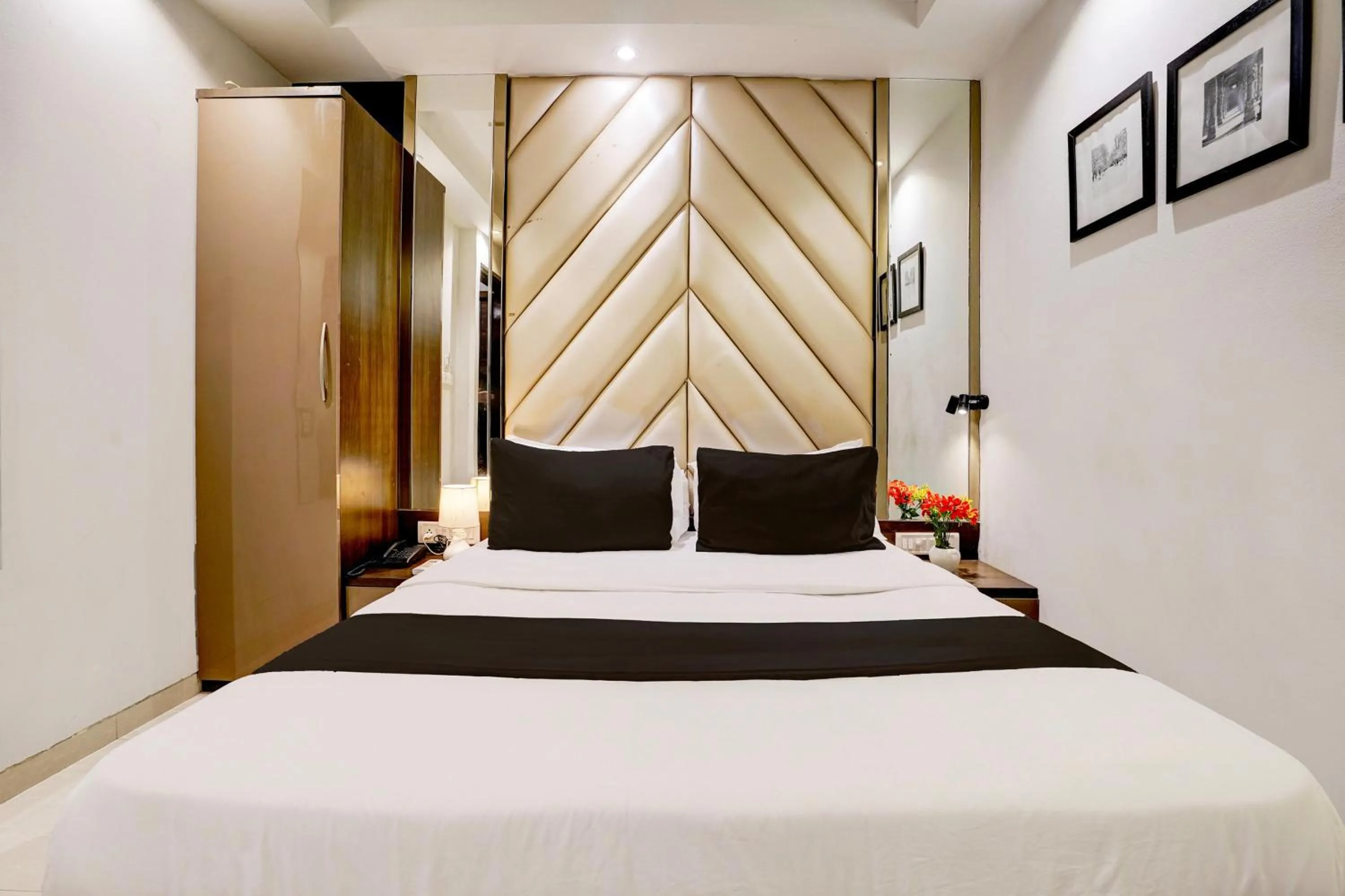 Bedroom, Bed in Super Hotel O Mumbai Central Formerly Park Palace