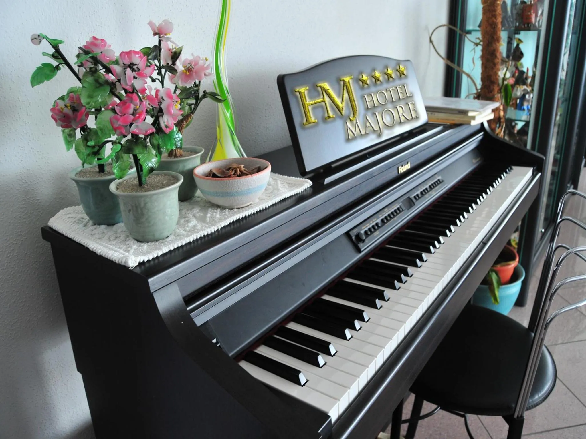Communal lounge/ TV room in Hotel Majore
