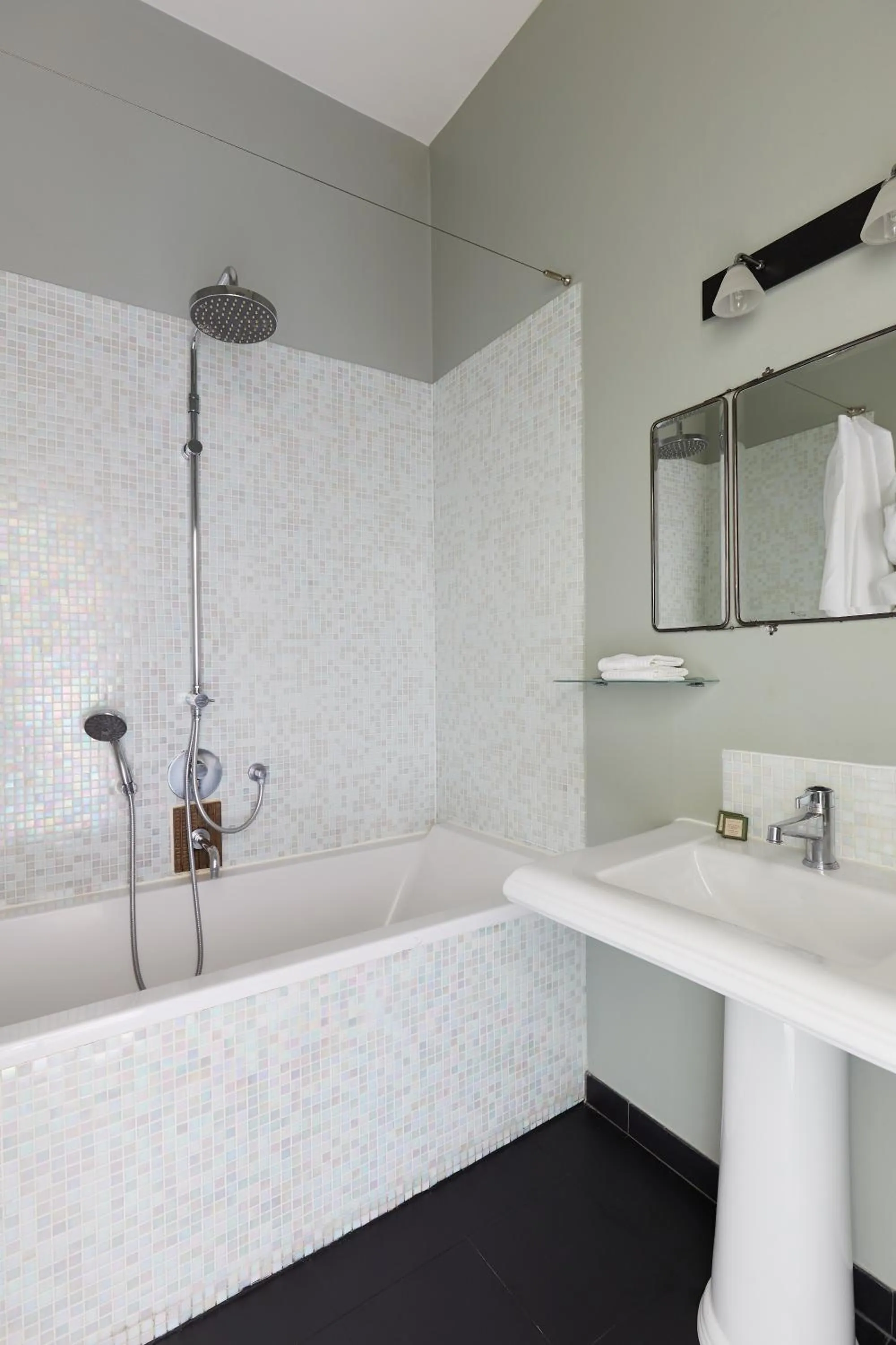 Bathroom in L'Hôtel Particulier Bordeaux