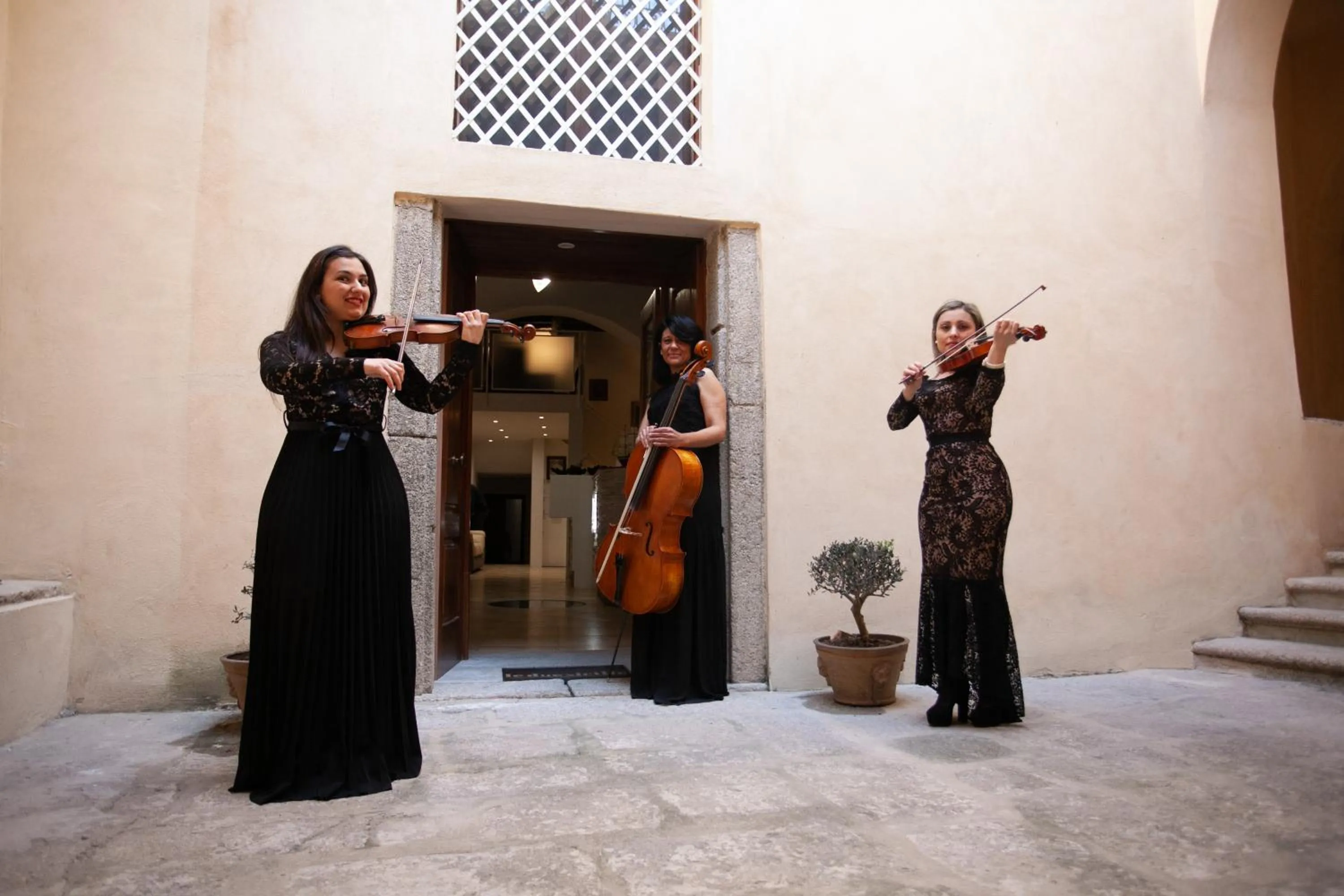 Facade/entrance in Le Due Sicilie