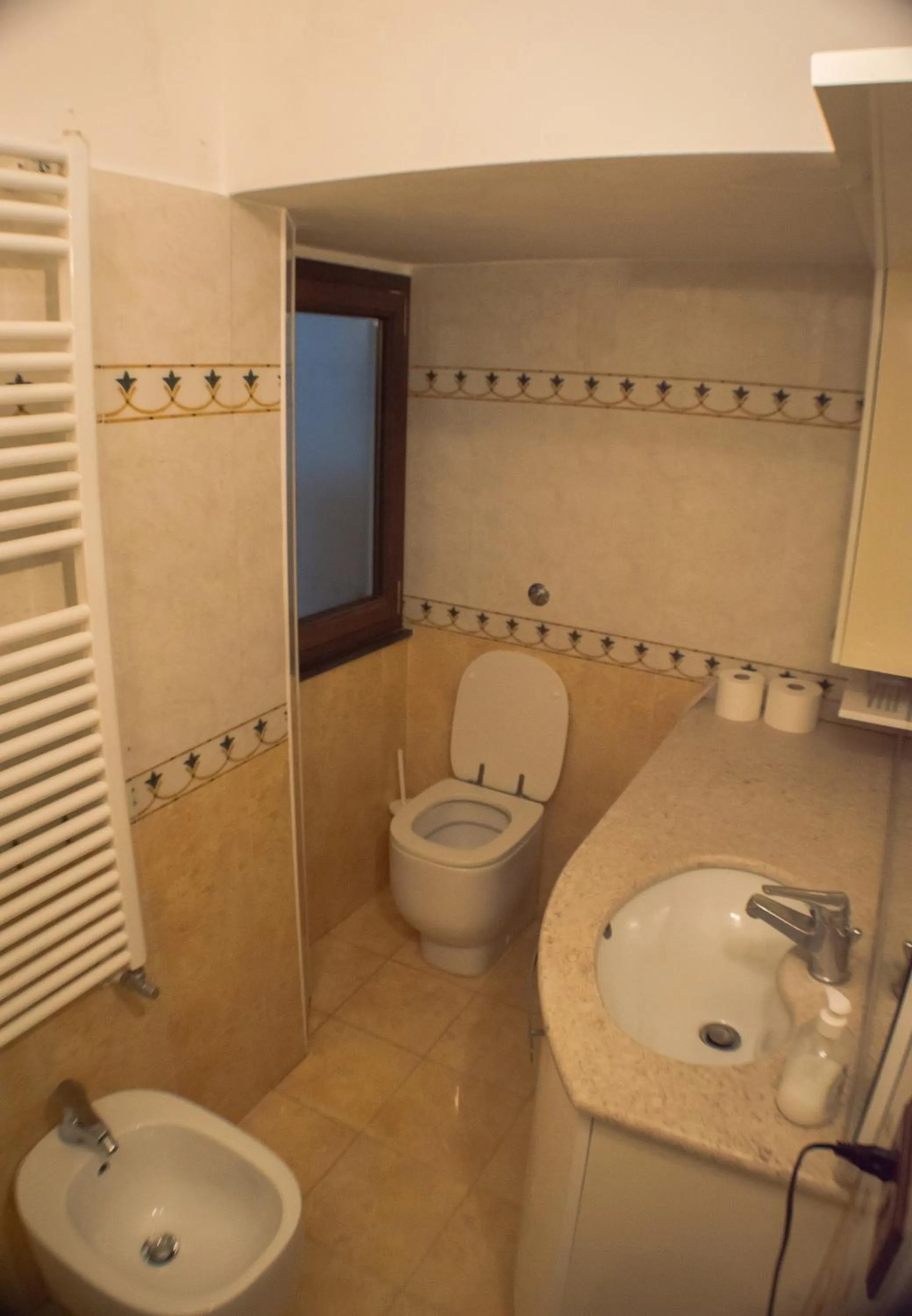 Bathroom in OStellin Genova Hostel