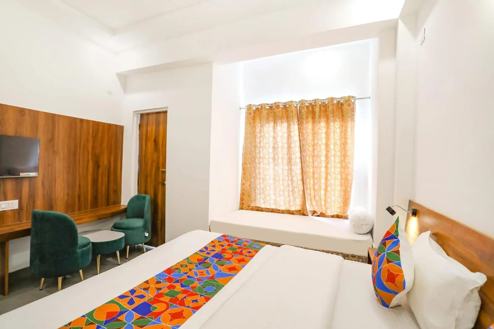 Photo of the whole room, Bed in hotel-montreal rishikesh madhuban inn