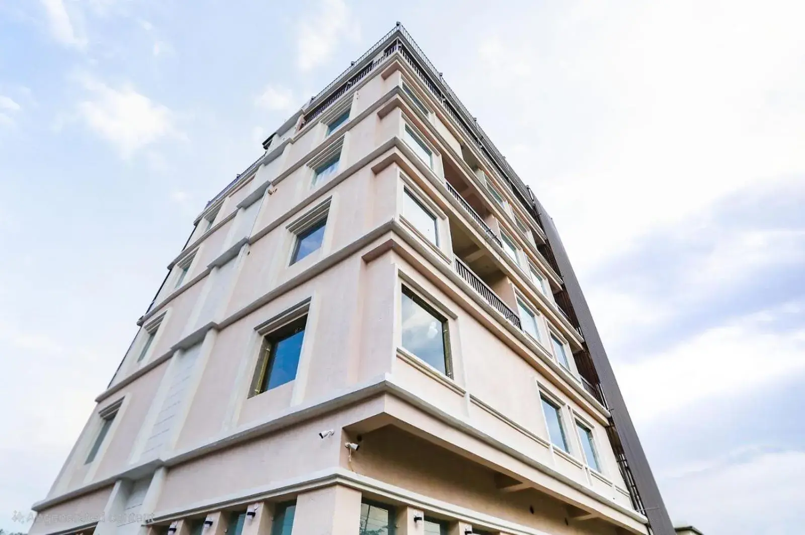 Property building in hotel-montreal rishikesh madhuban inn Property building in hotel-montreal rishikesh madhuban inn