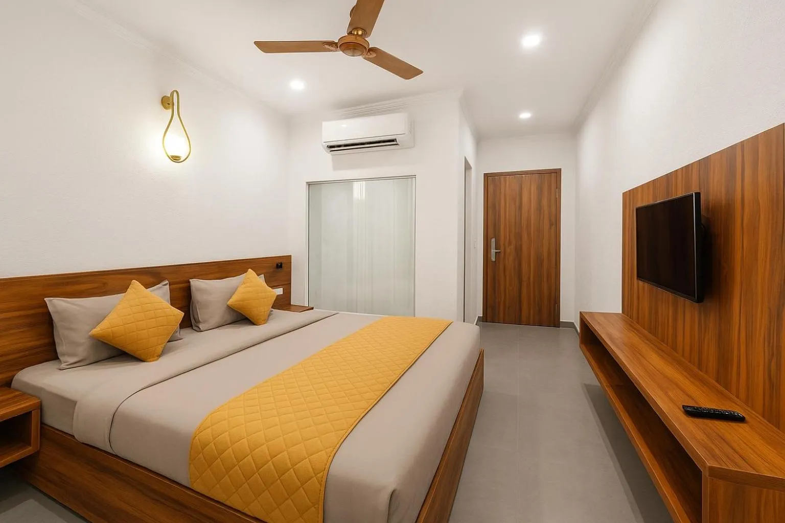 wardrobe, Bed in hotel-montreal rishikesh madhuban inn