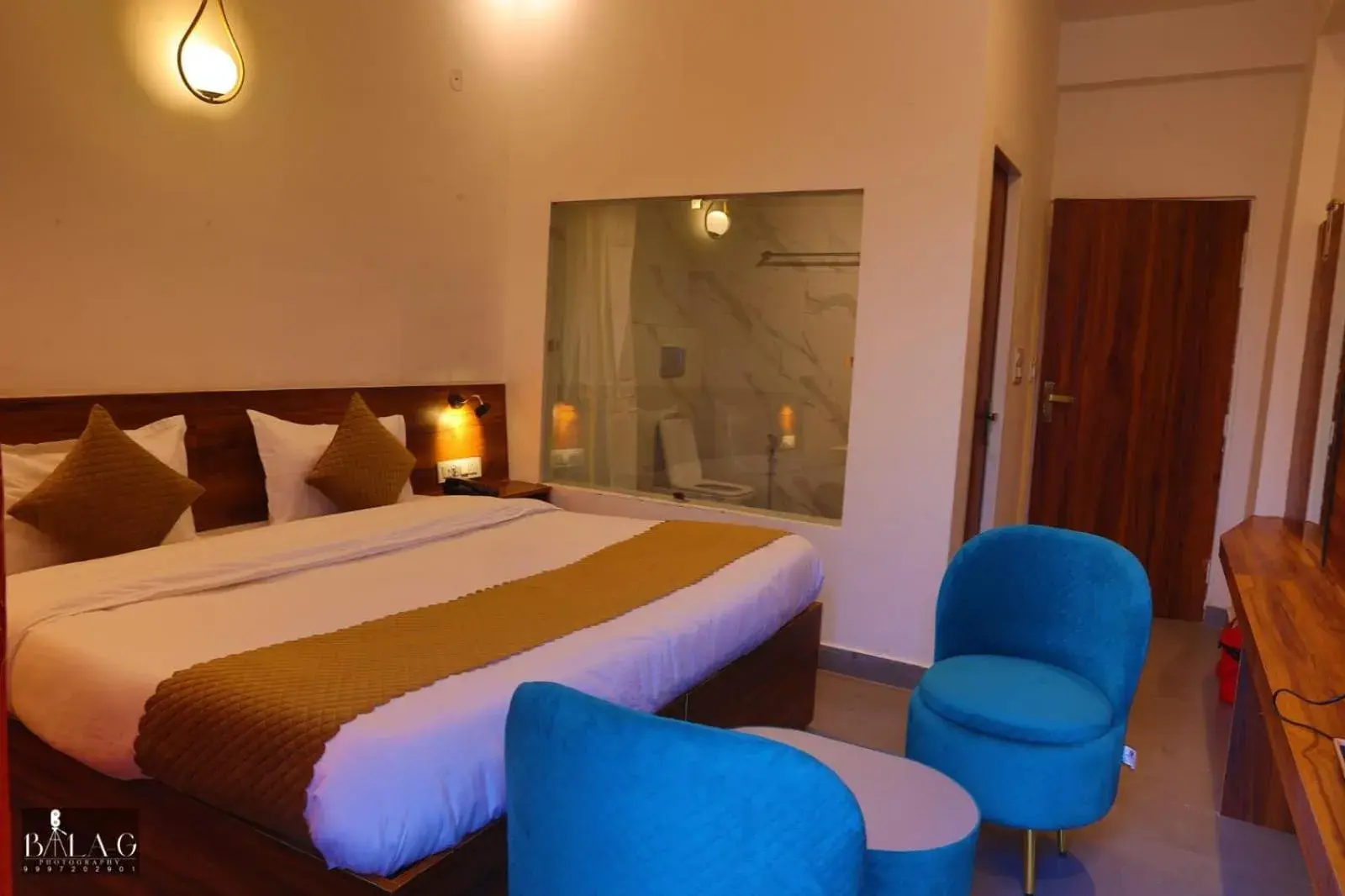 Bedroom, Bed in hotel-montreal rishikesh madhuban inn Bedroom, Bed in hotel-montreal rishikesh madhuban inn