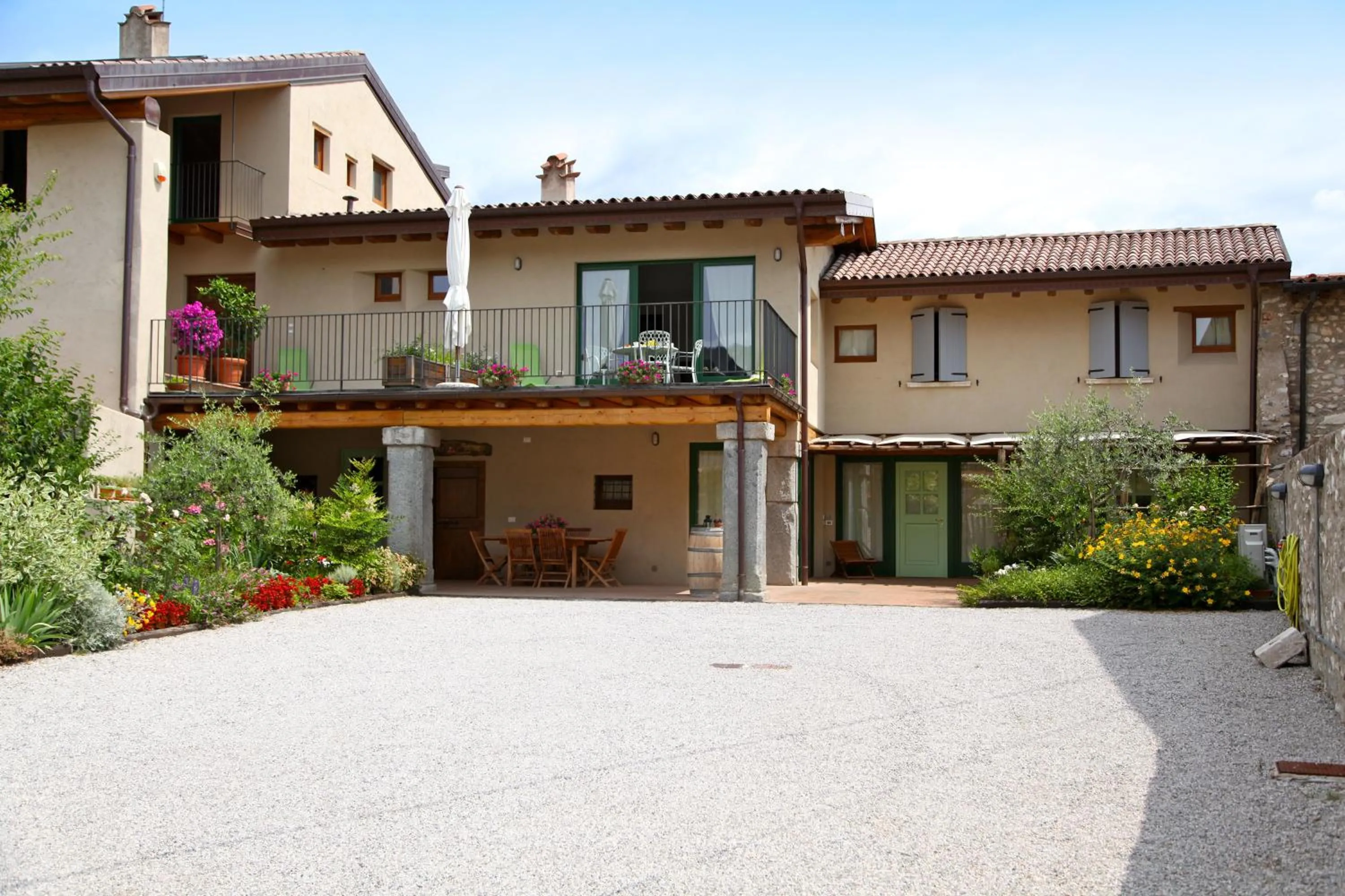 Facade/entrance in Il Dosso Holidays Apartment