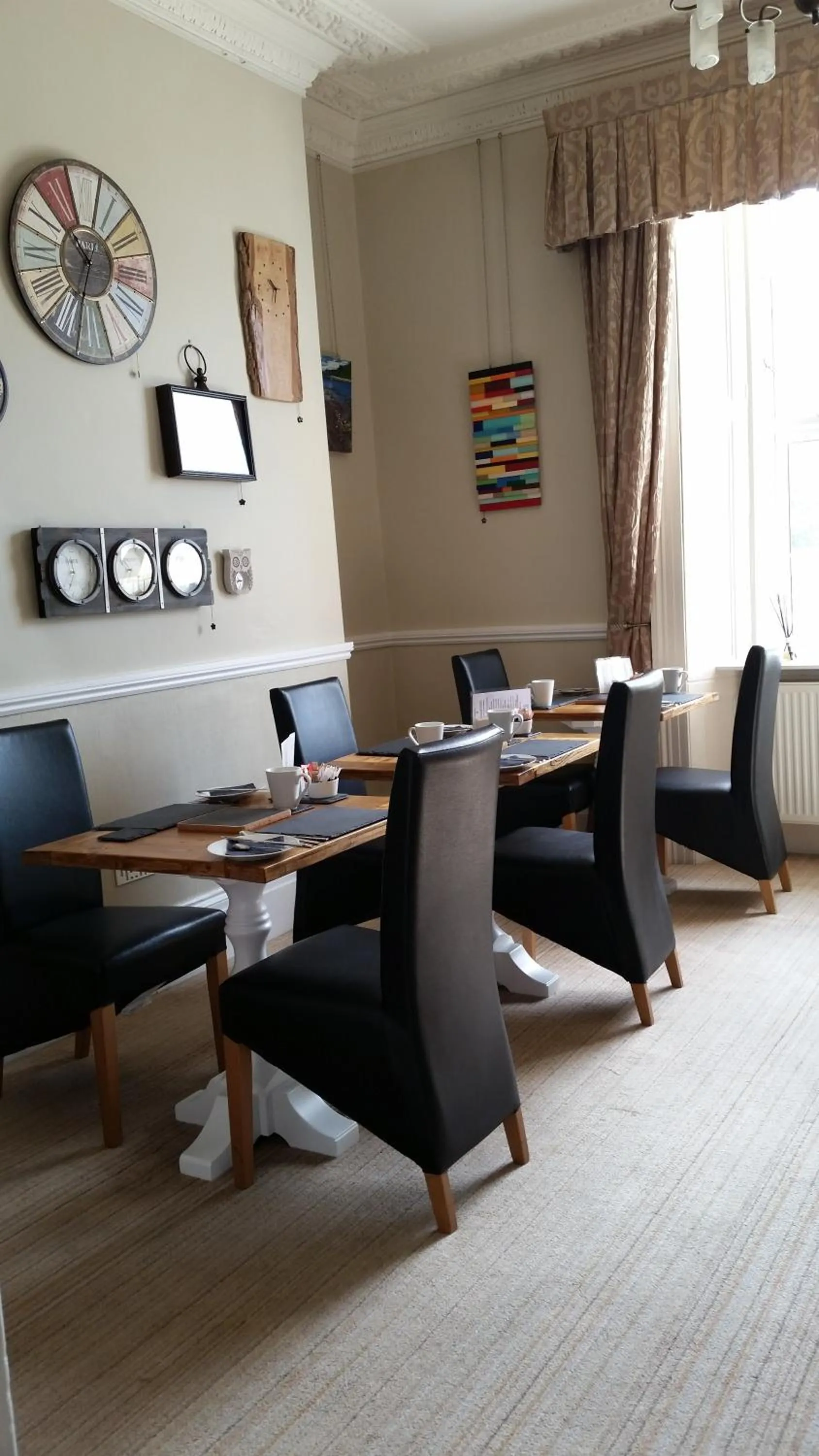 Restaurant/places to eat in Gallery Guest House