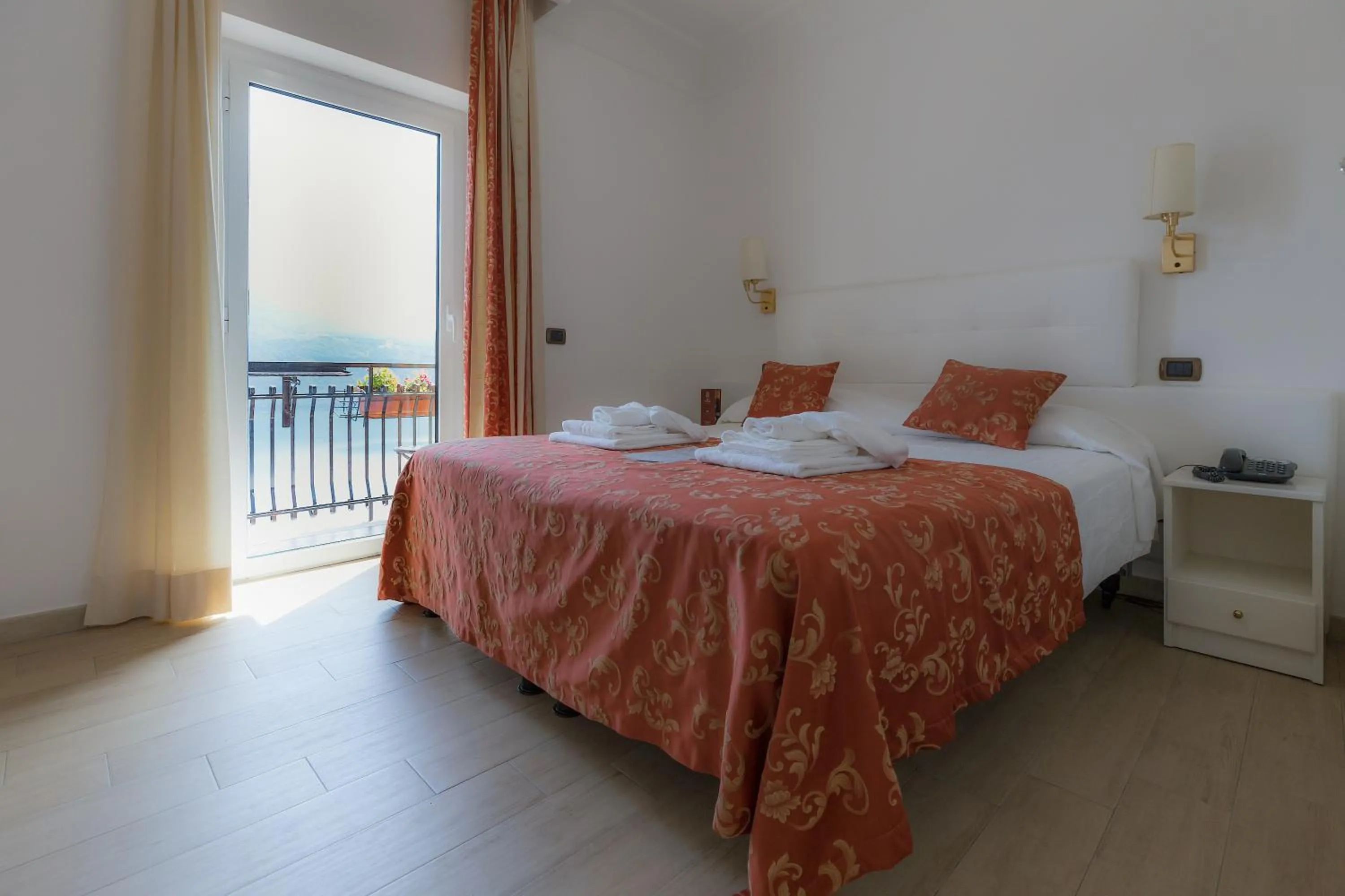 Photo of the whole room, Bed in Hotel Castel Gandolfo