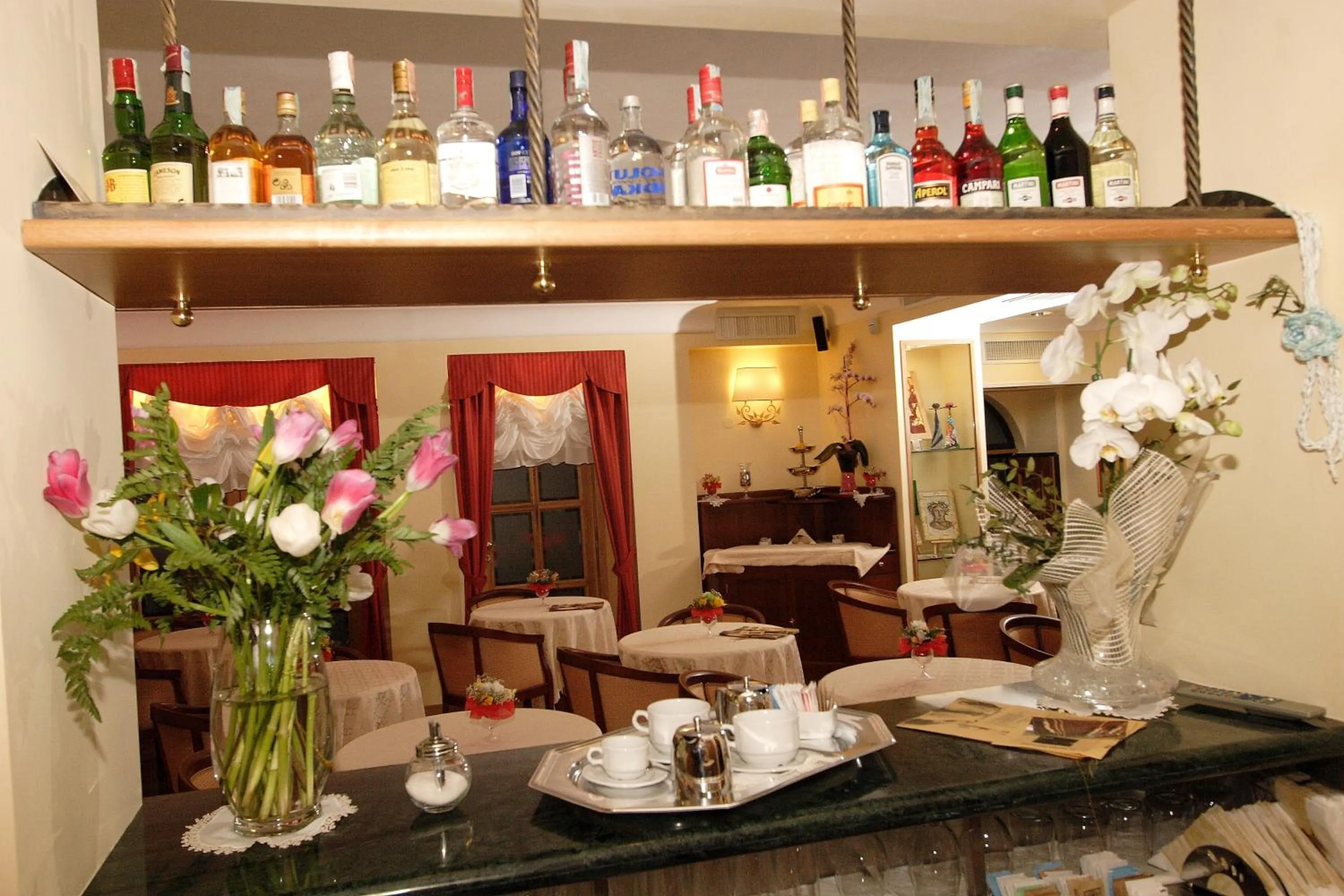 Lounge or bar in Hotel Castel Gandolfo