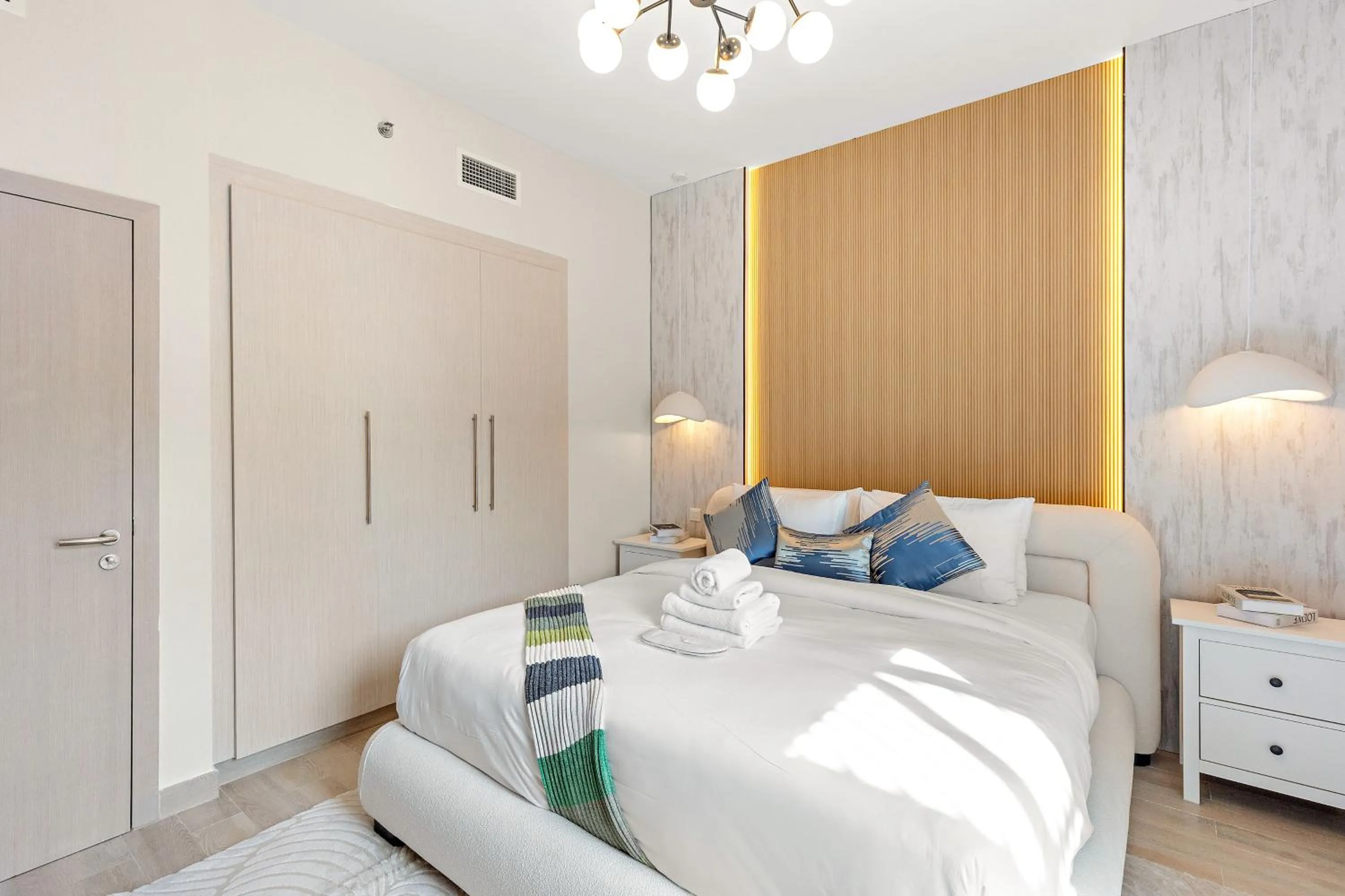 Bed in Desert Key - Perfectly Located Yas Island Premier Apts