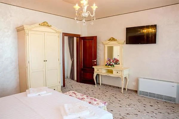 Bed in Hotel Almar Luxury