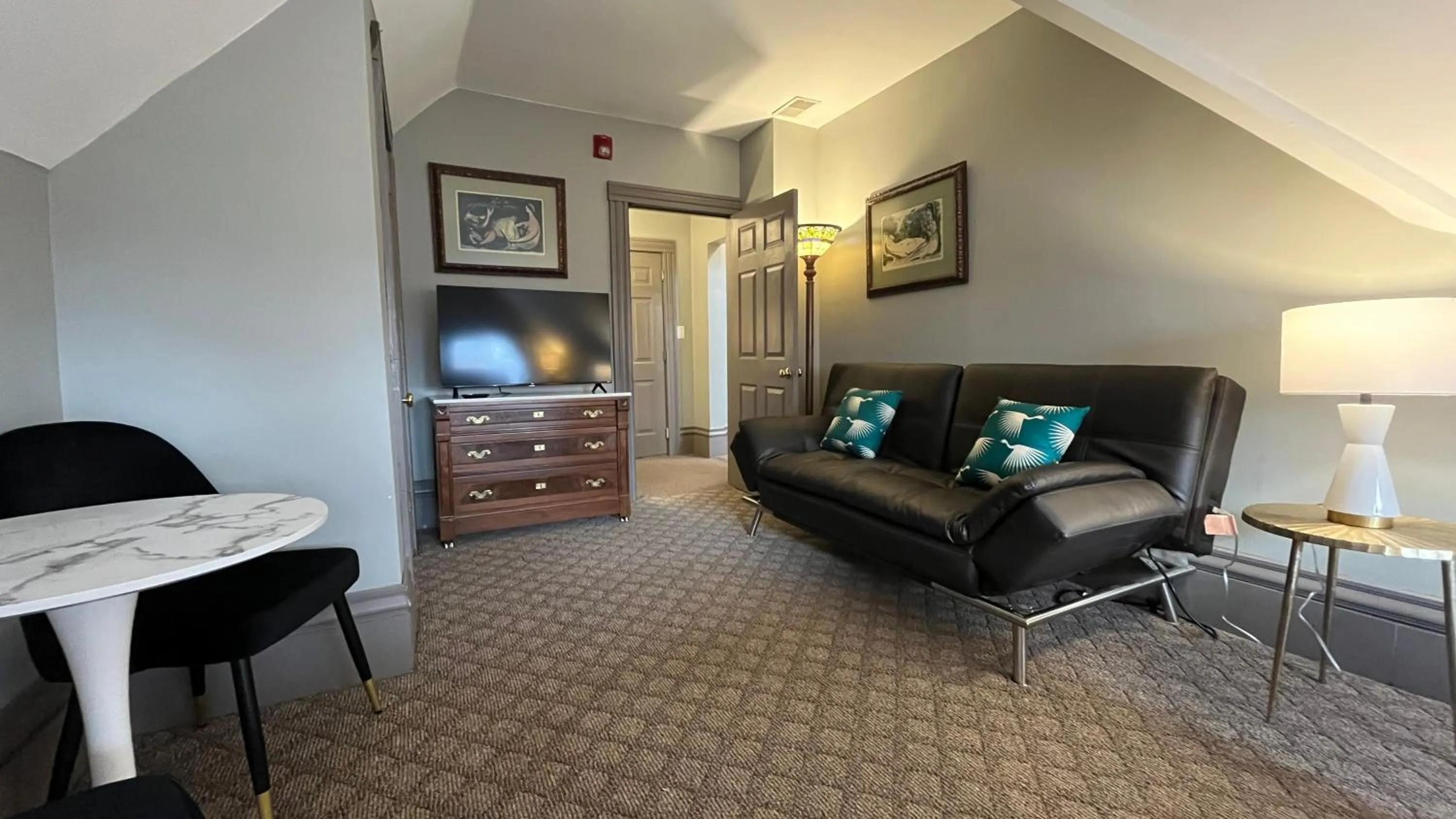 TV and multimedia in Stone Gables Inn