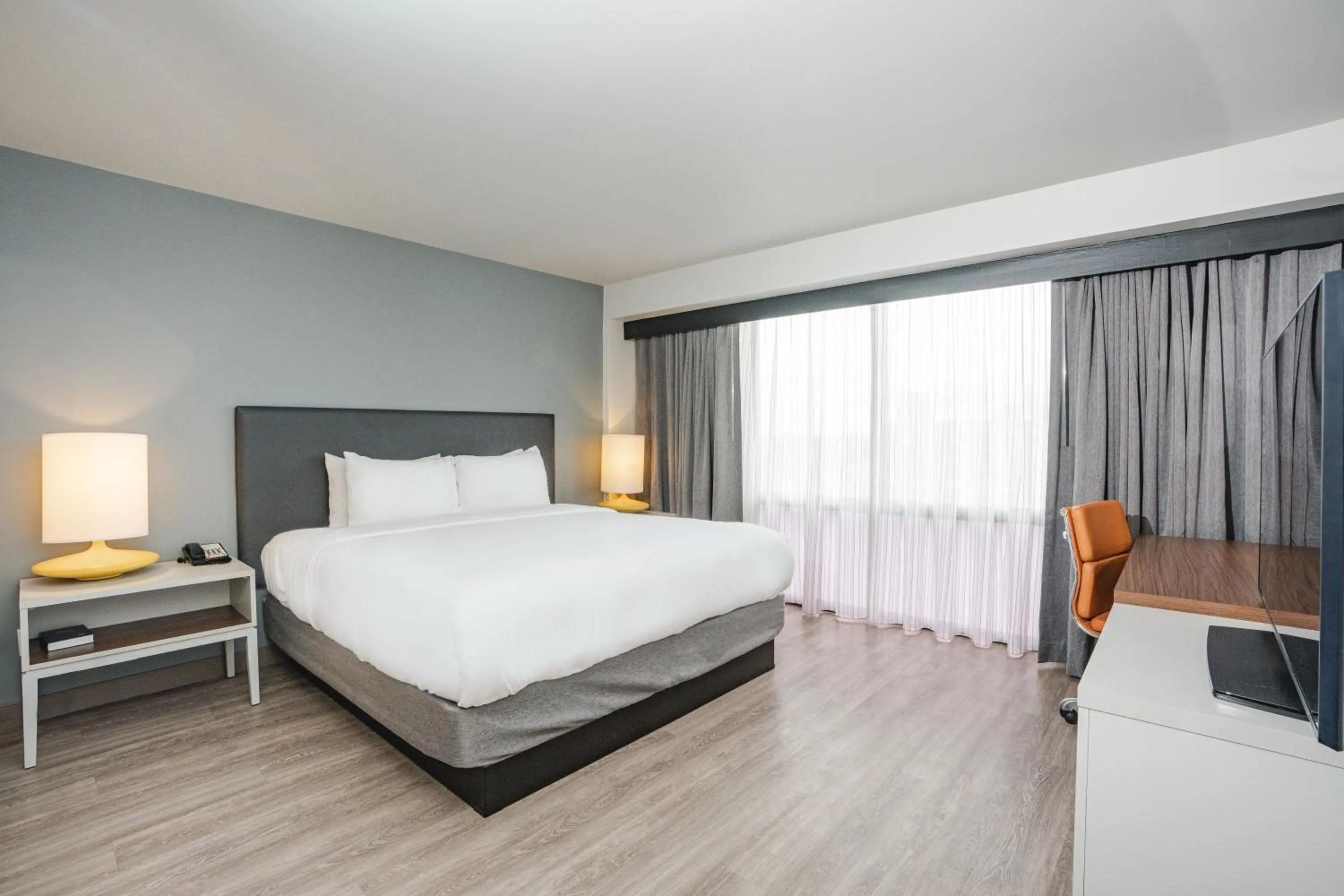 Bedroom, Bed in Wyndham Fort Smith City Center