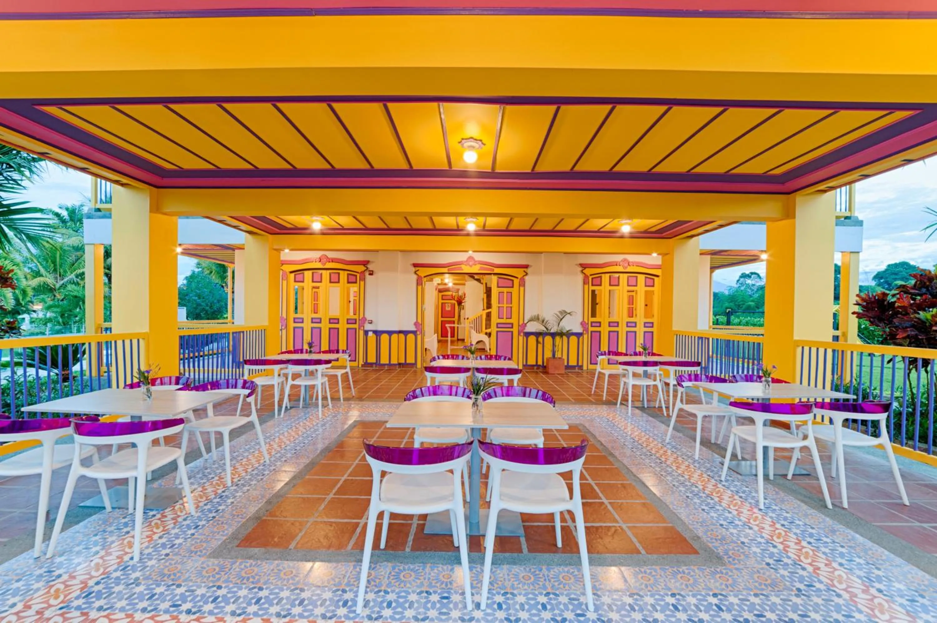 Restaurant/places to eat in Hotel Mocawa Resort