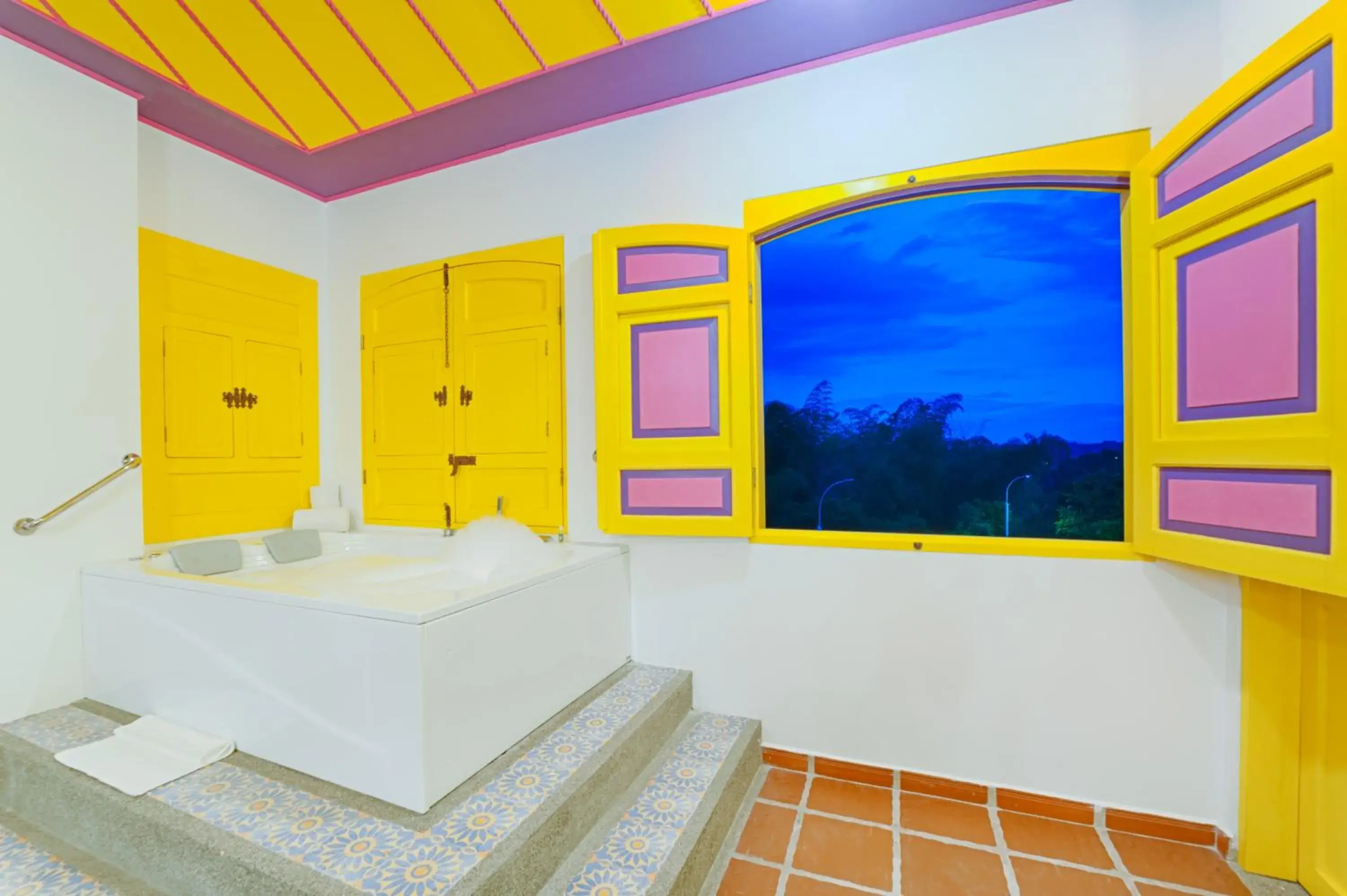 Suite with Spa Bath in Hotel Mocawa Resort Suite with Spa Bath in Hotel Mocawa Resort