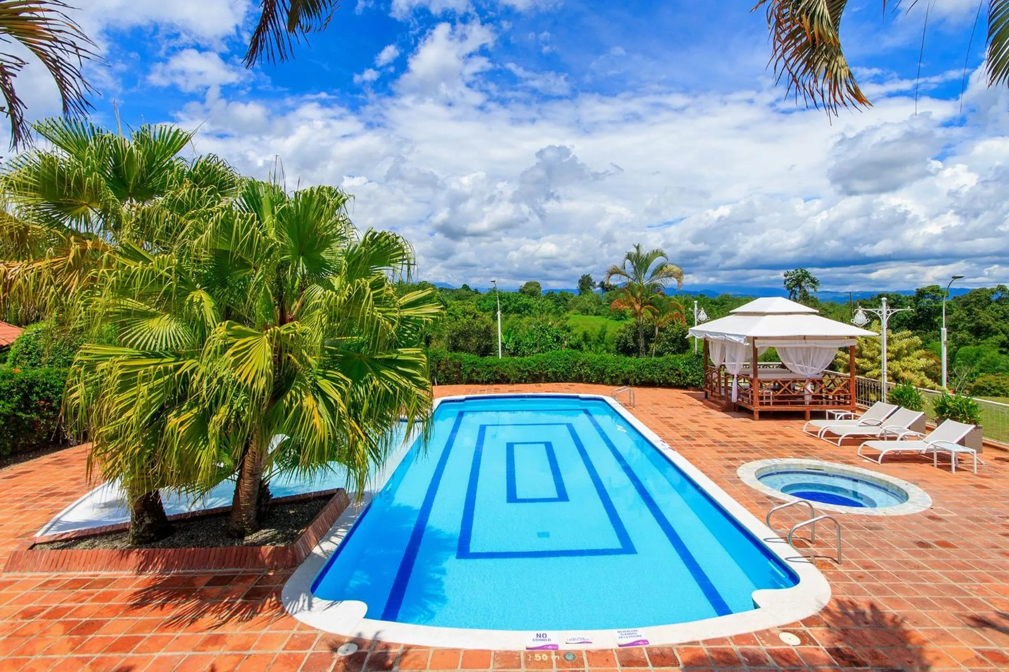 Swimming pool in Hotel Mocawa Resort
