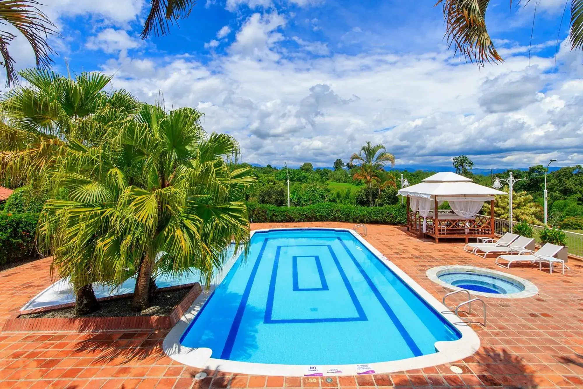 Swimming pool in Hotel Mocawa Resort Swimming pool in Hotel Mocawa Resort