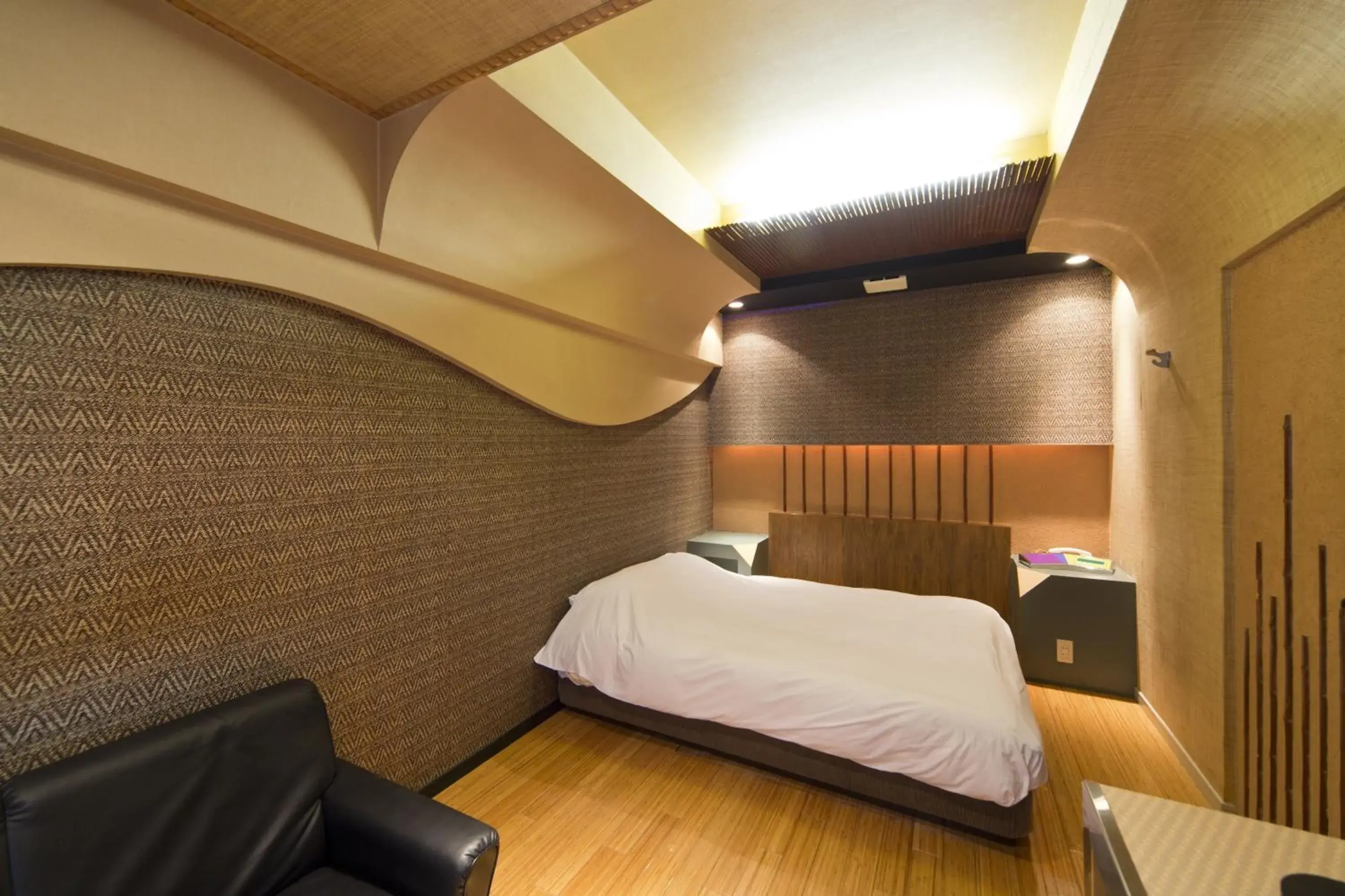 Photo of the whole room, Bed in International Hotel Kabukicho Photo of the whole room, Bed in International Hotel Kabukicho