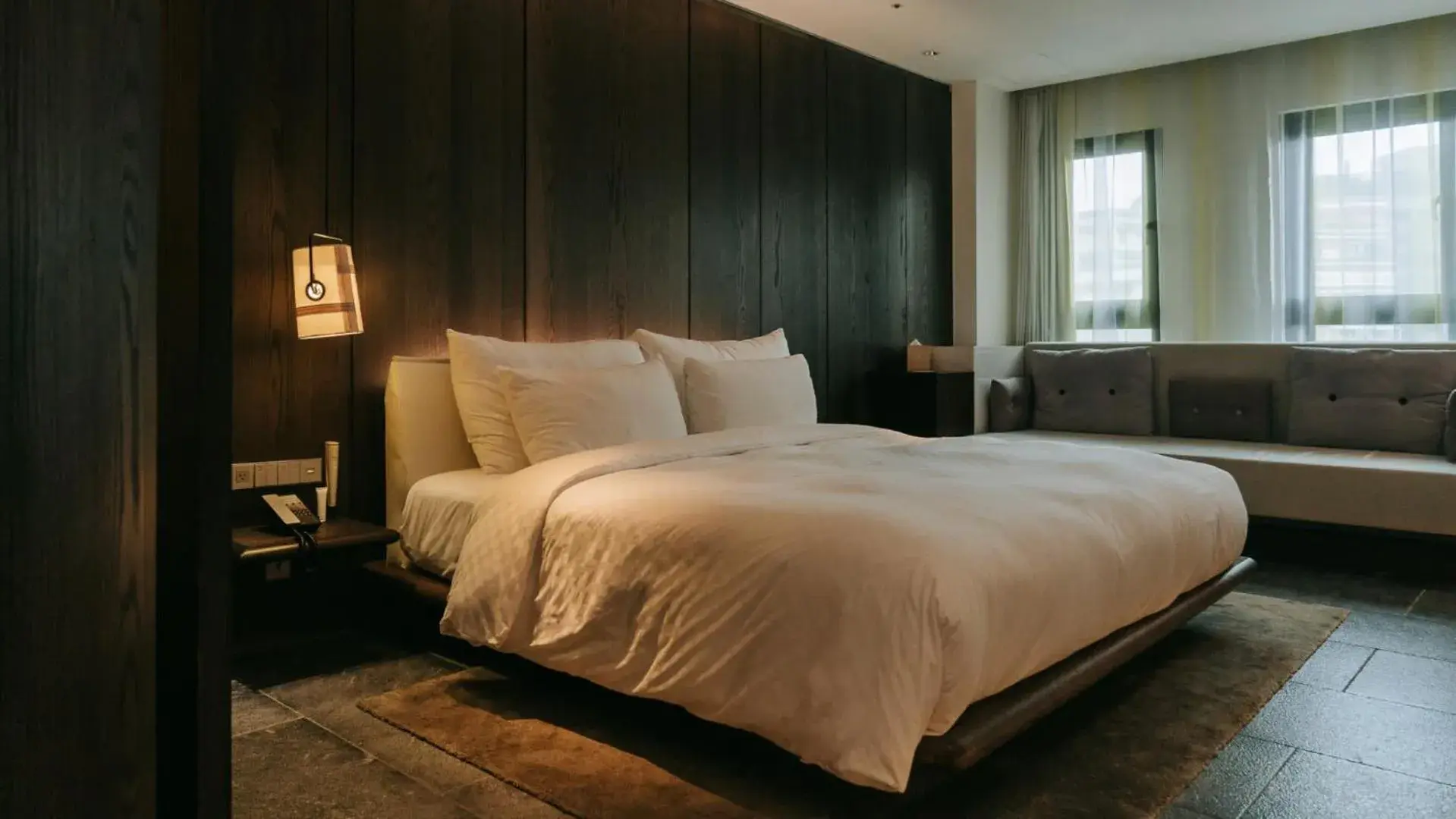 Coffee/tea facilities, Bed in Hotel Royal Beitou Coffee/tea facilities, Bed in Hotel Royal Beitou