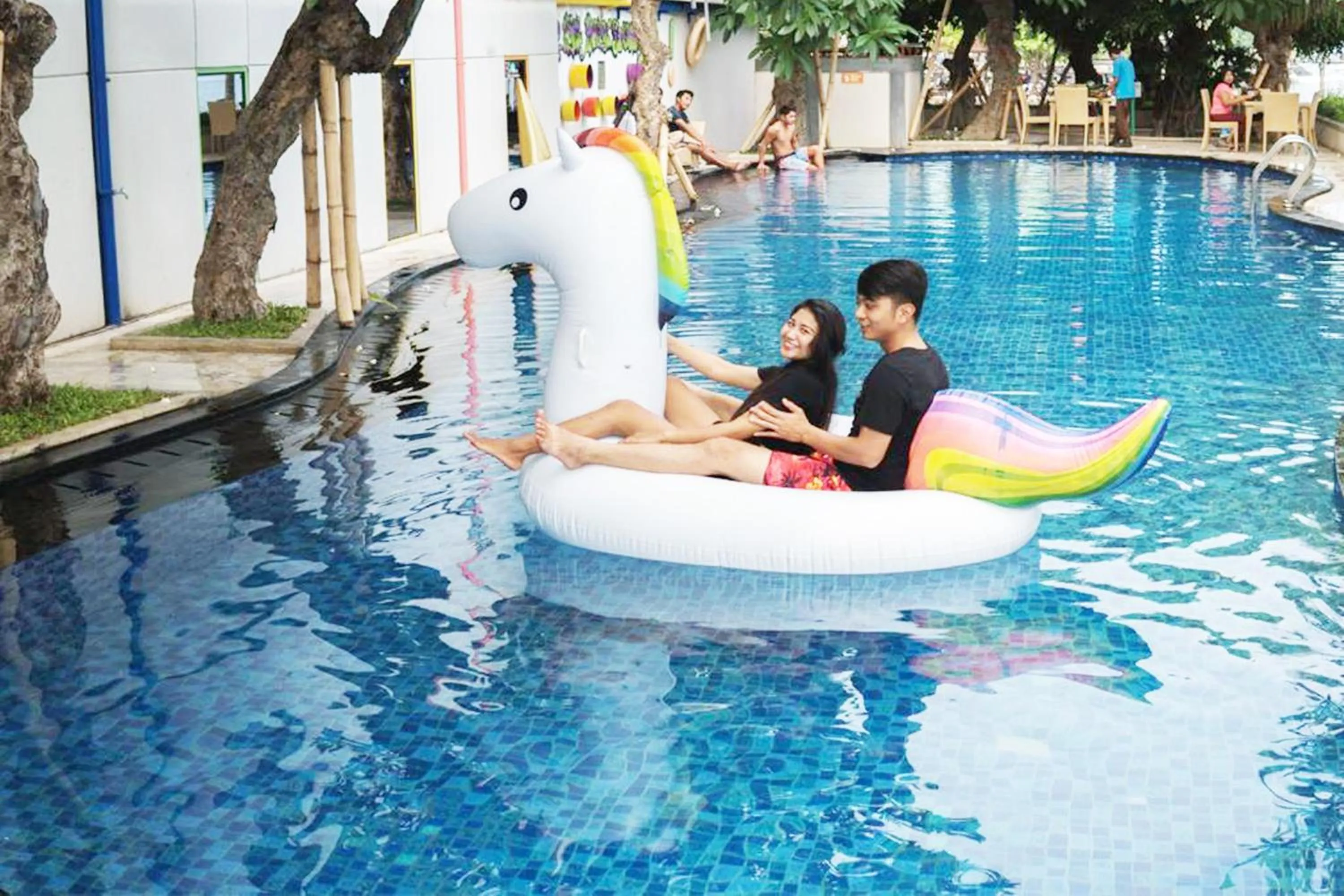 Swimming pool in Singaraja Beach Hotel