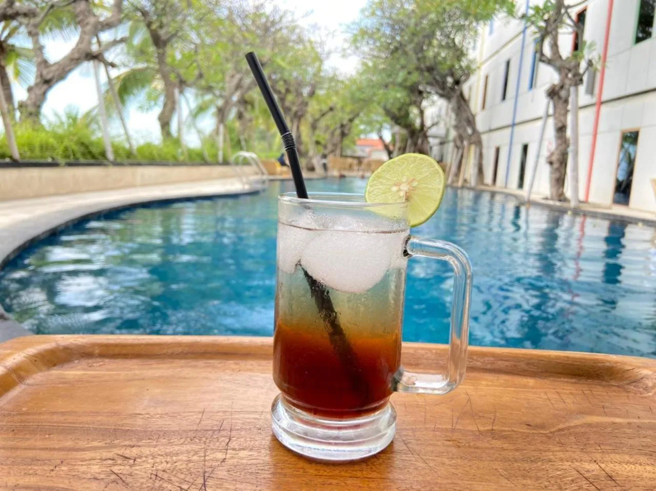 Restaurant/places to eat in Singaraja Beach Hotel