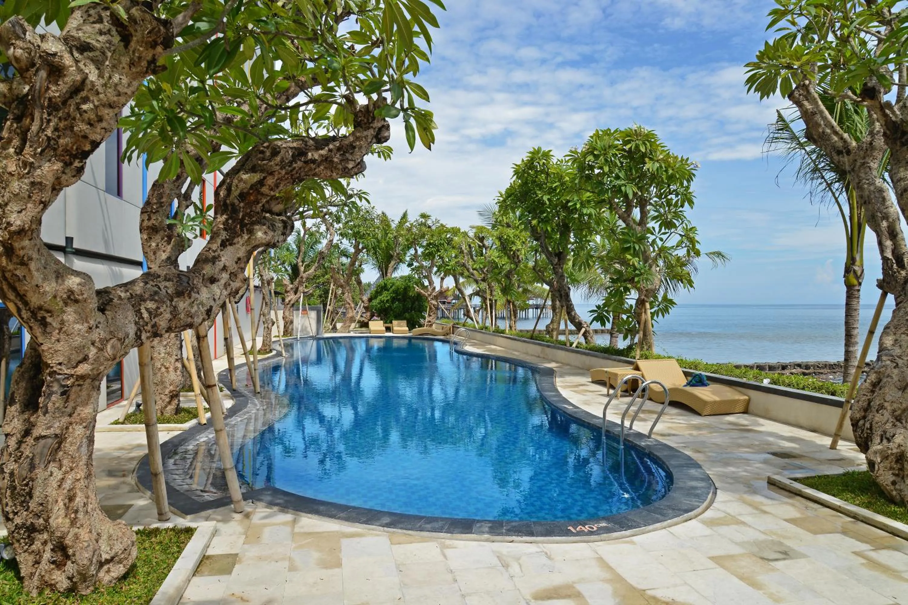 Swimming pool in Singaraja Beach Hotel