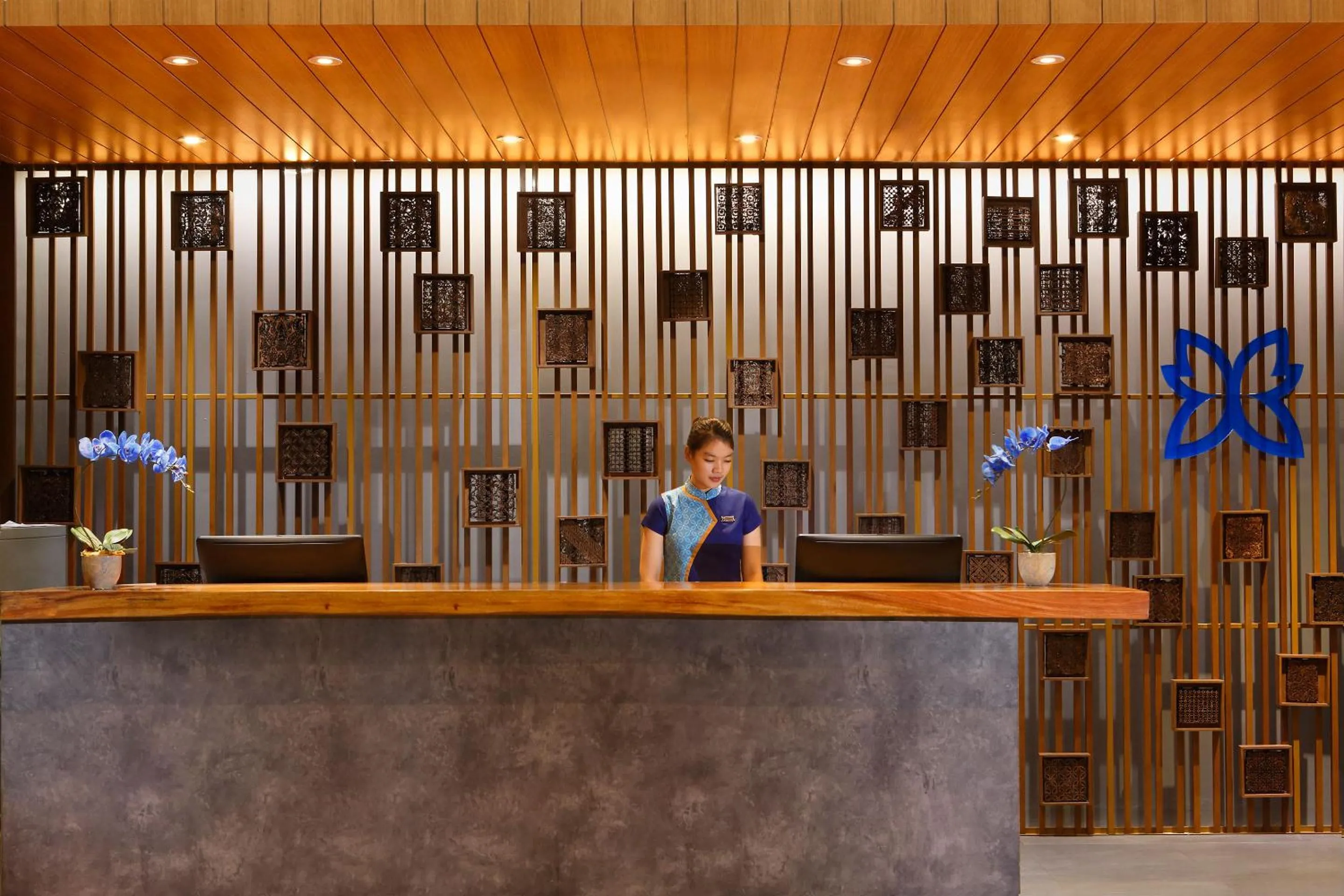 Lobby or reception in BATIQA Hotel Jababeka Cikarang