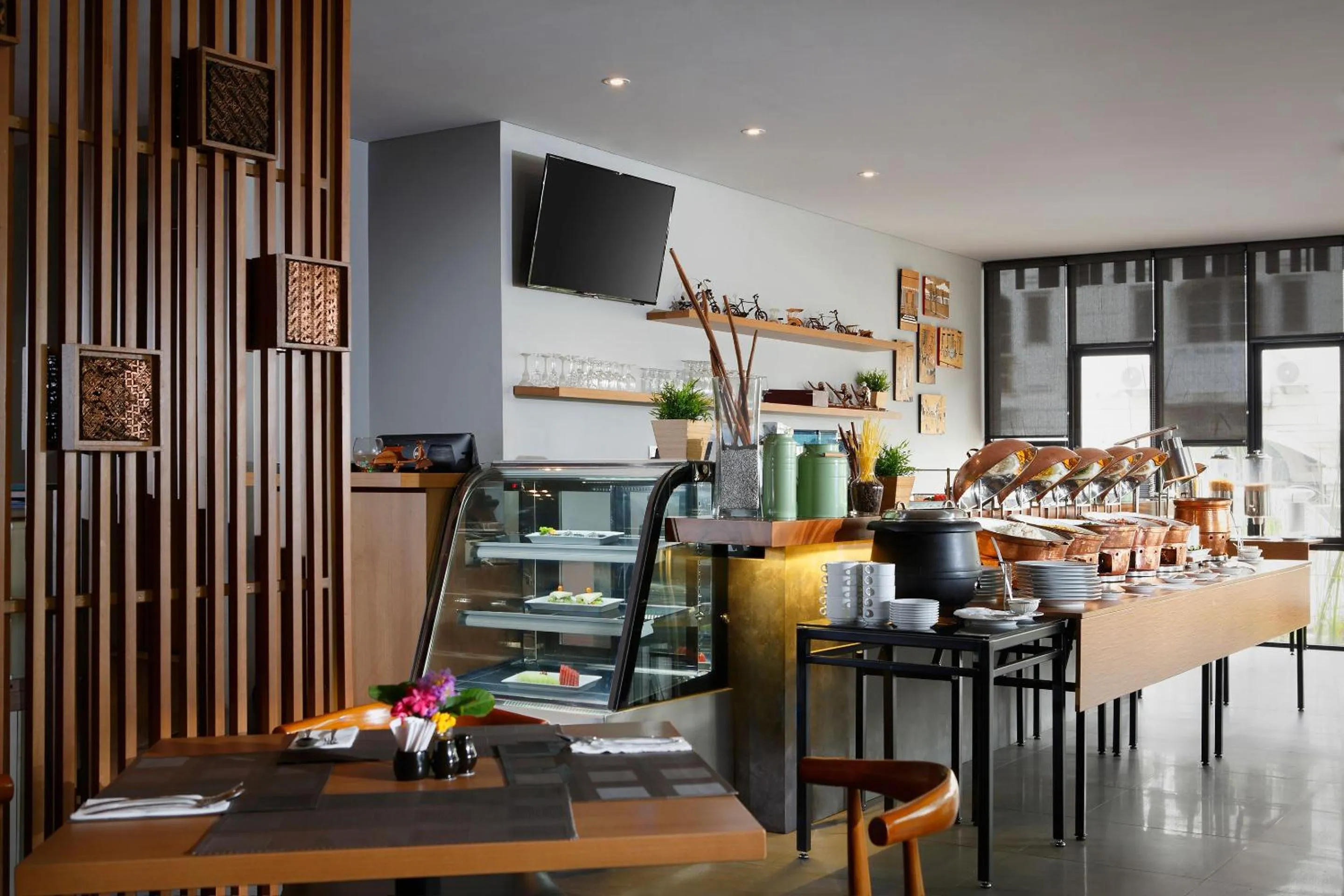 Restaurant/places to eat in BATIQA Hotel Jababeka Cikarang