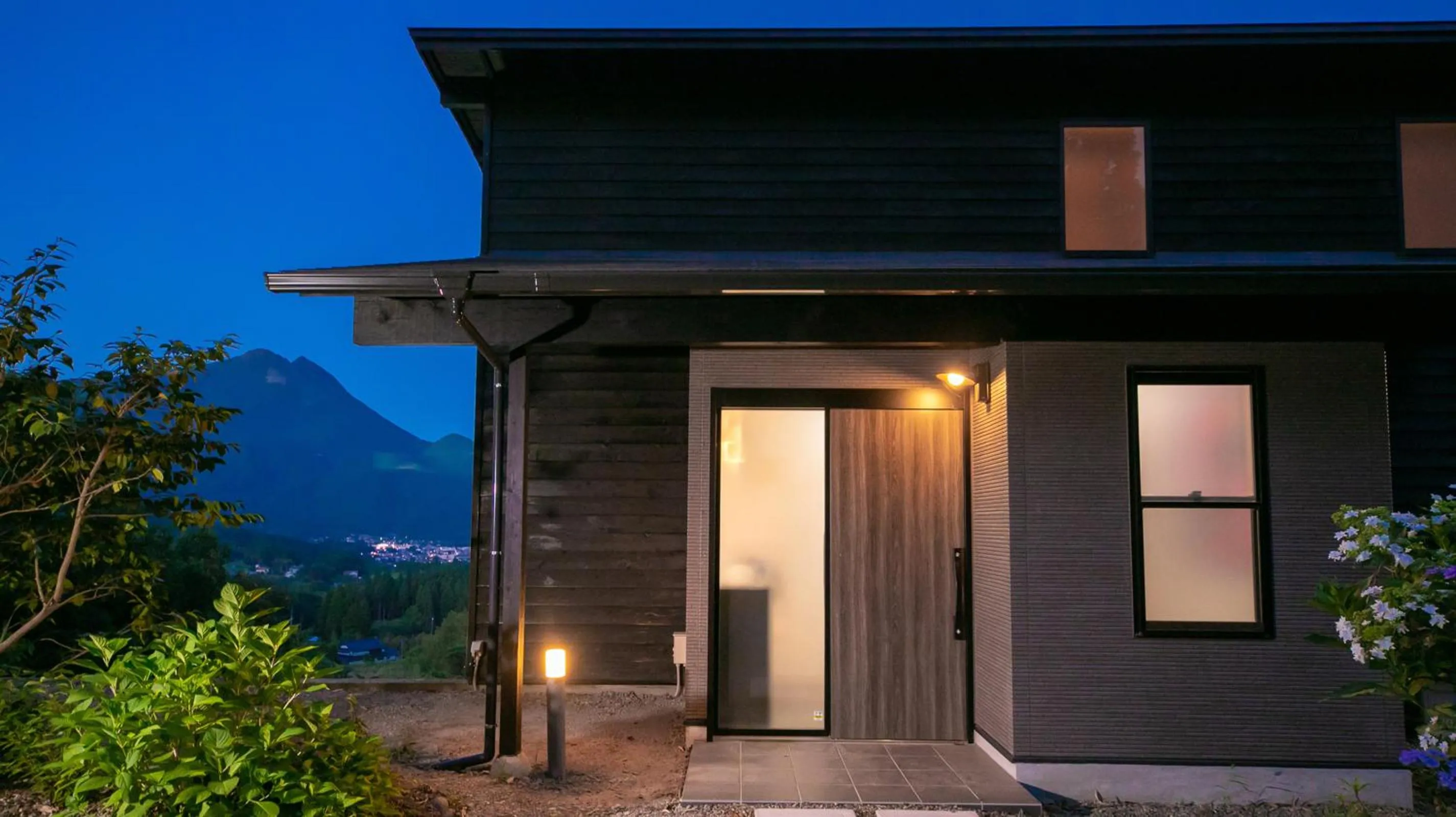 Property building in Yufuin Tsubaki