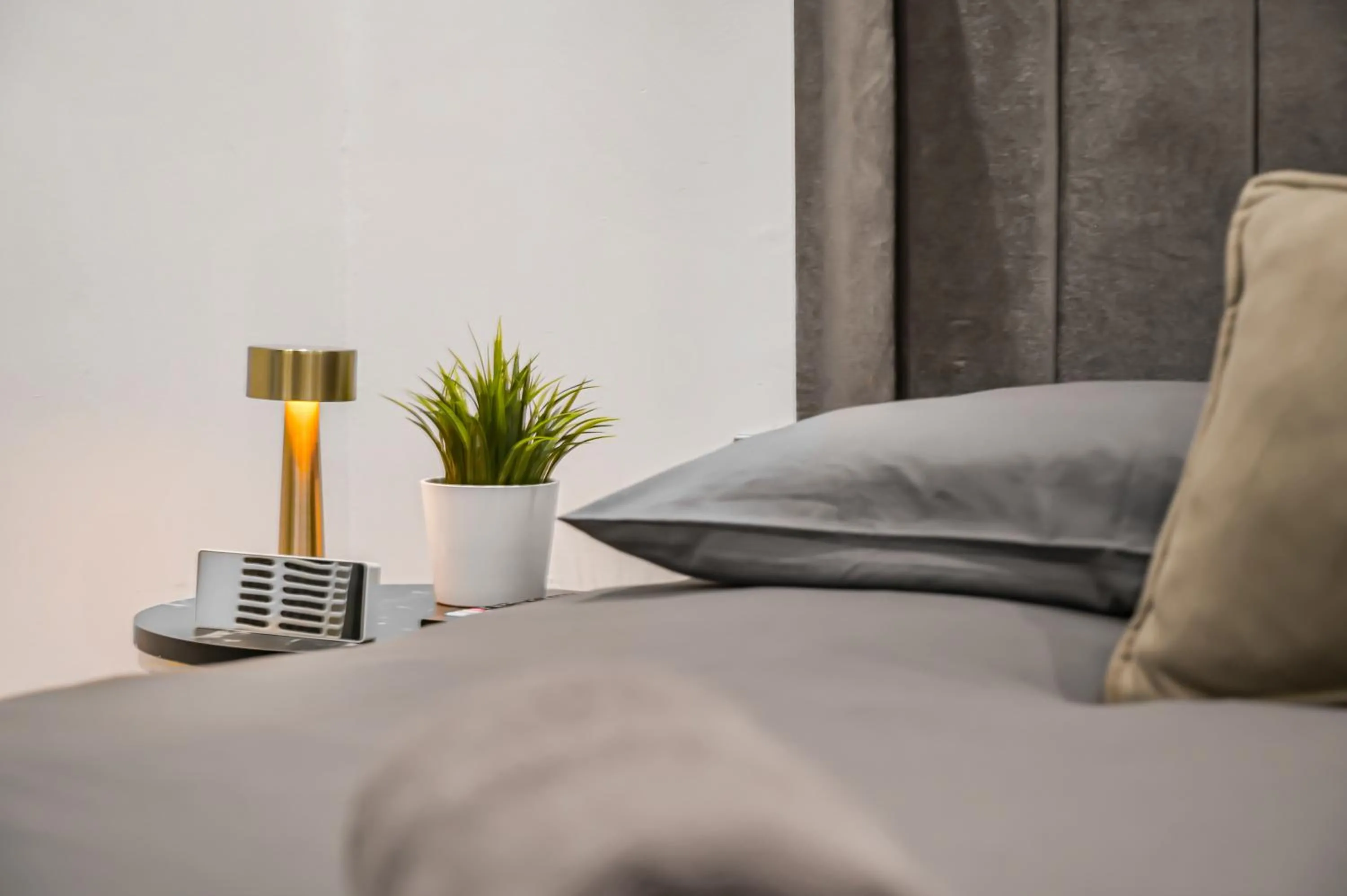 Single Room with Shared Bathroom - single occupancy in Bricklane Apartment