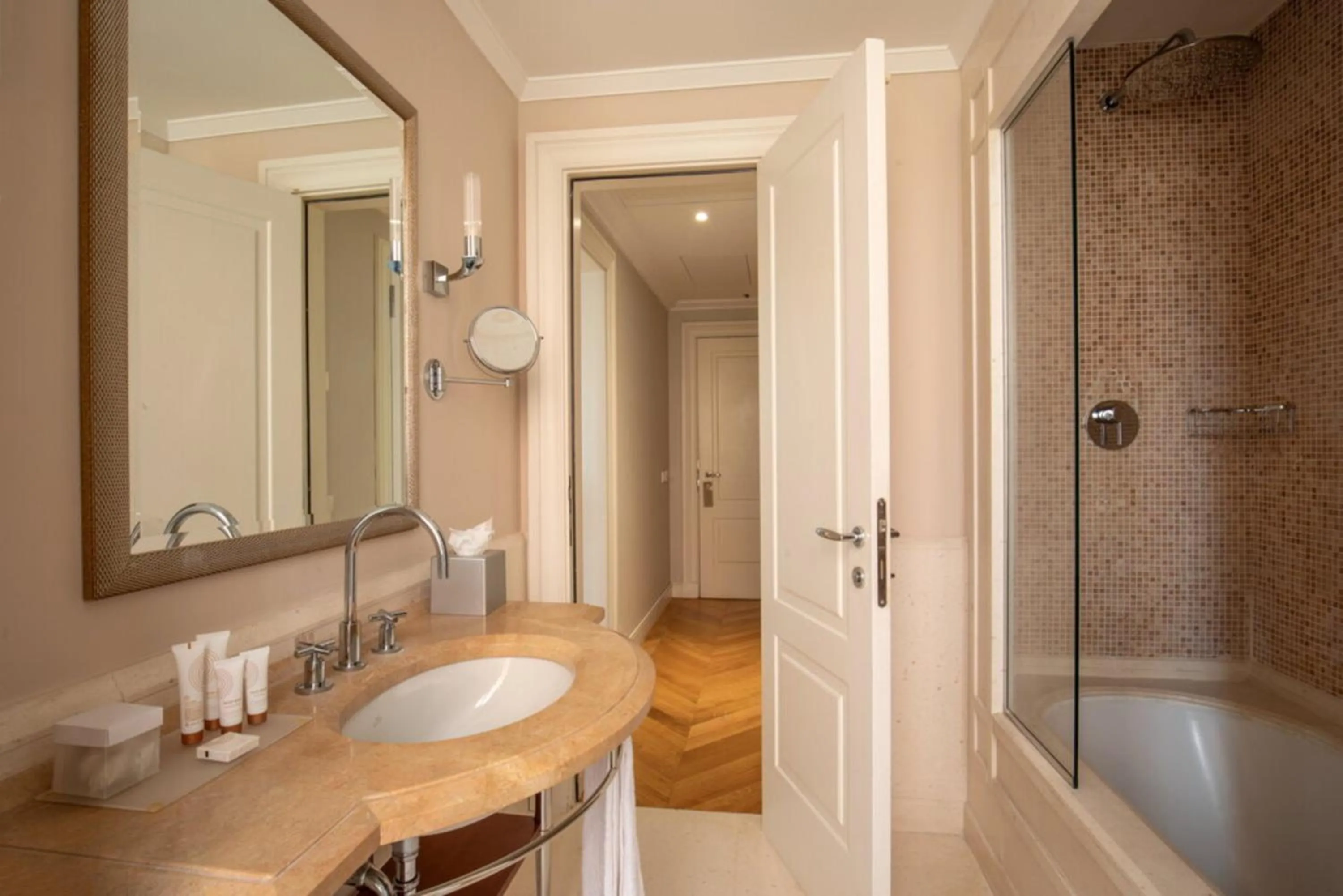 Shower in Rose Garden Palace Roma by OMNIA hotels