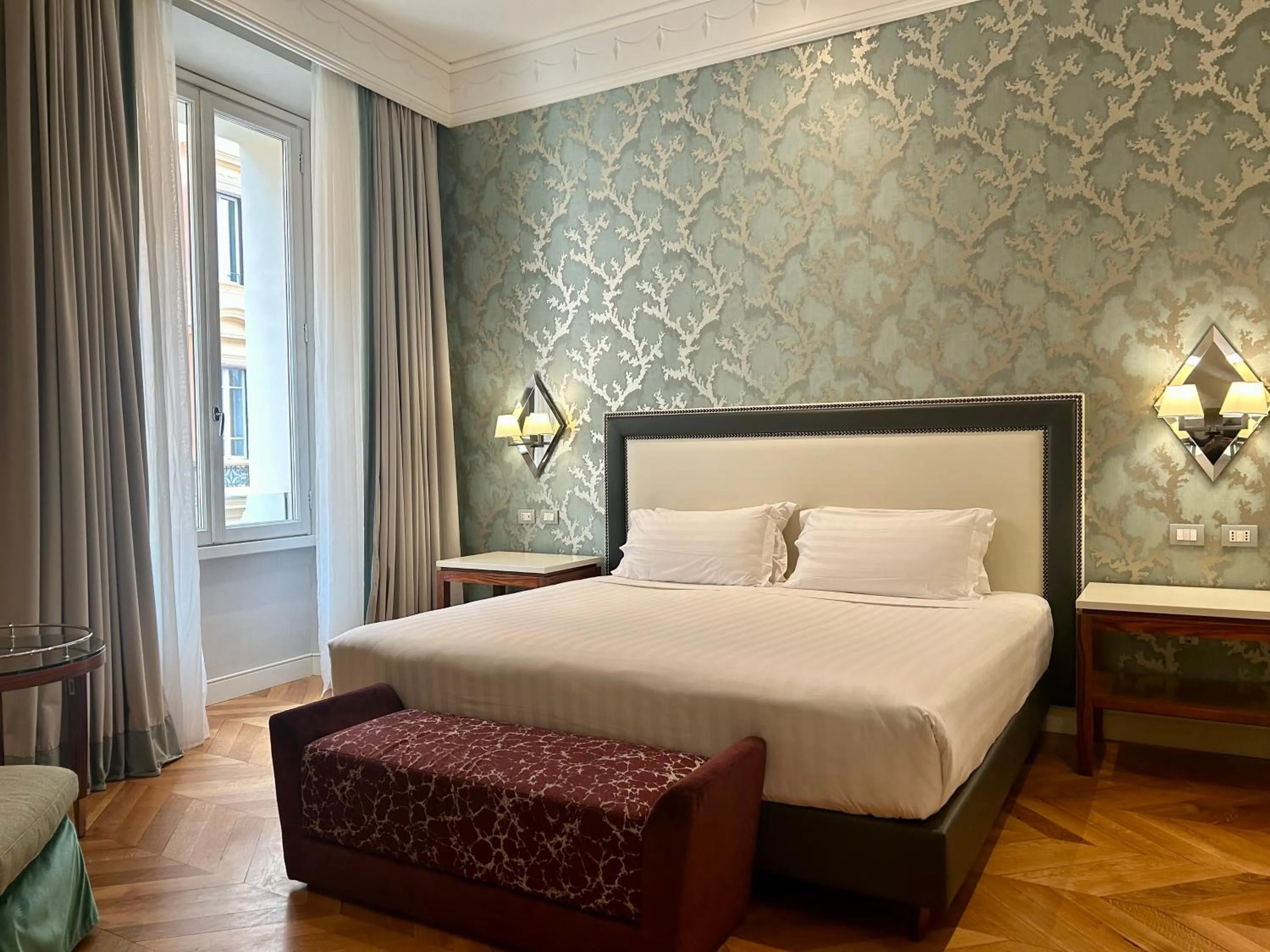 Bedroom, Bed in Rose Garden Palace Roma by OMNIA hotels