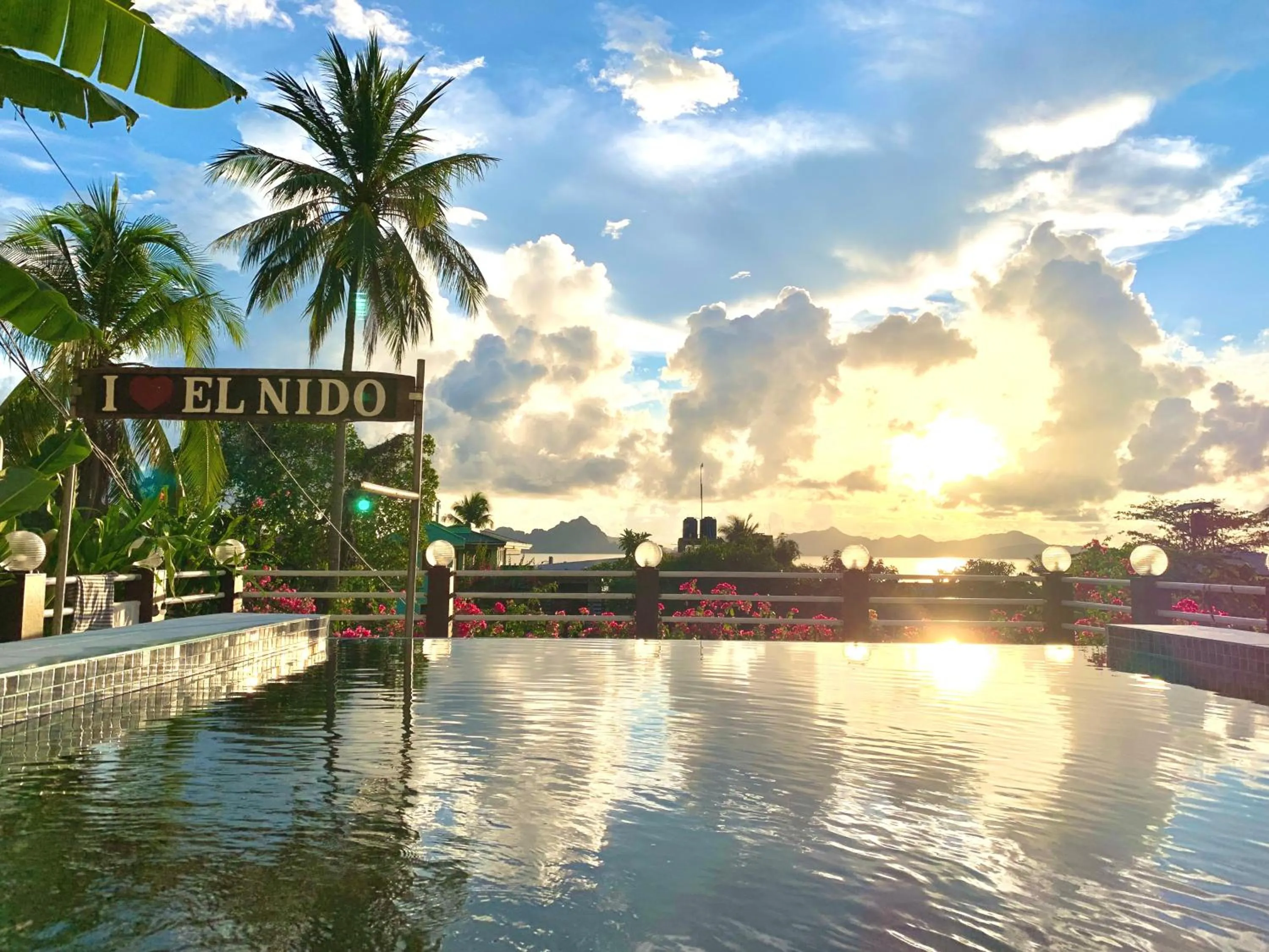 Swimming pool in La Casa Teresa Tourist Inn Inc