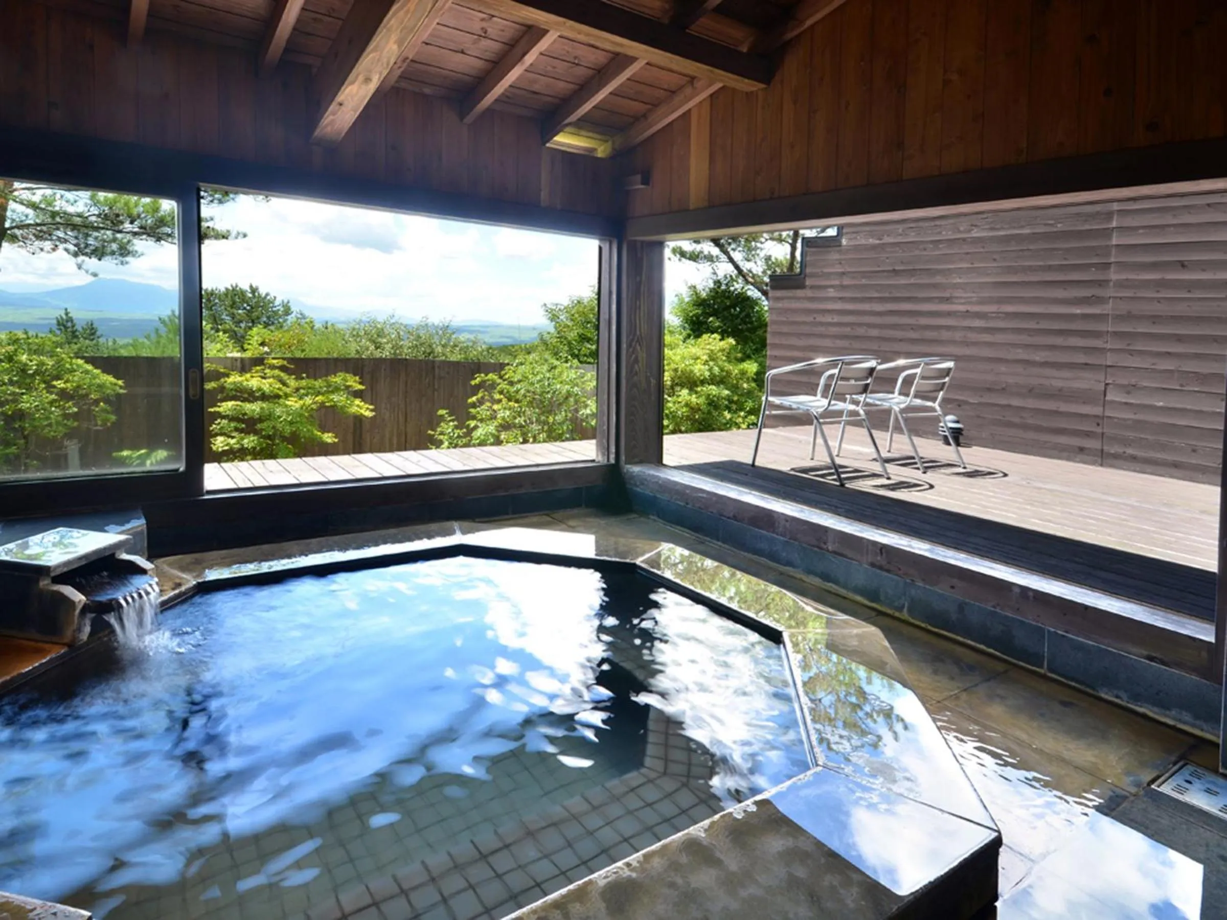 Hot Spring Bath in Spagreenness