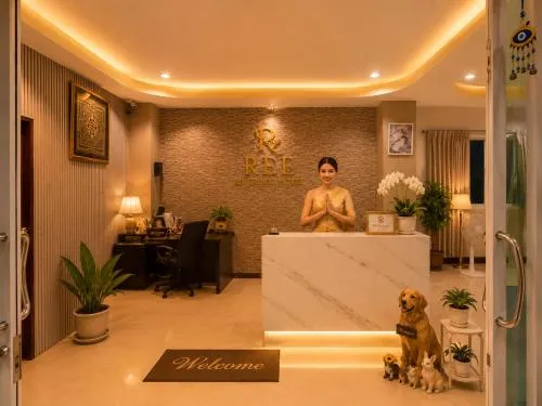 Ree- Riverside hotel