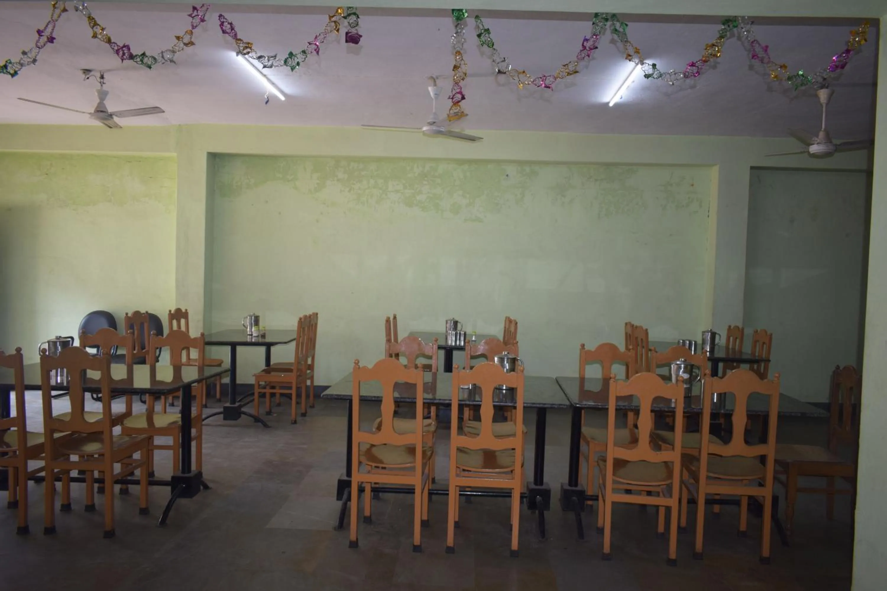 Food and drinks in Hotel Ramnivas