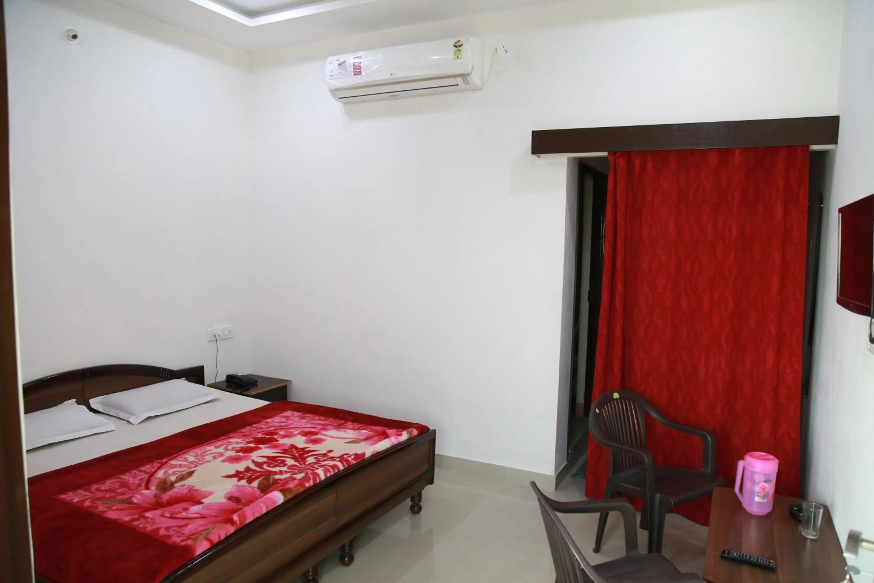 Bedroom, Bed in Hotel Ramnivas