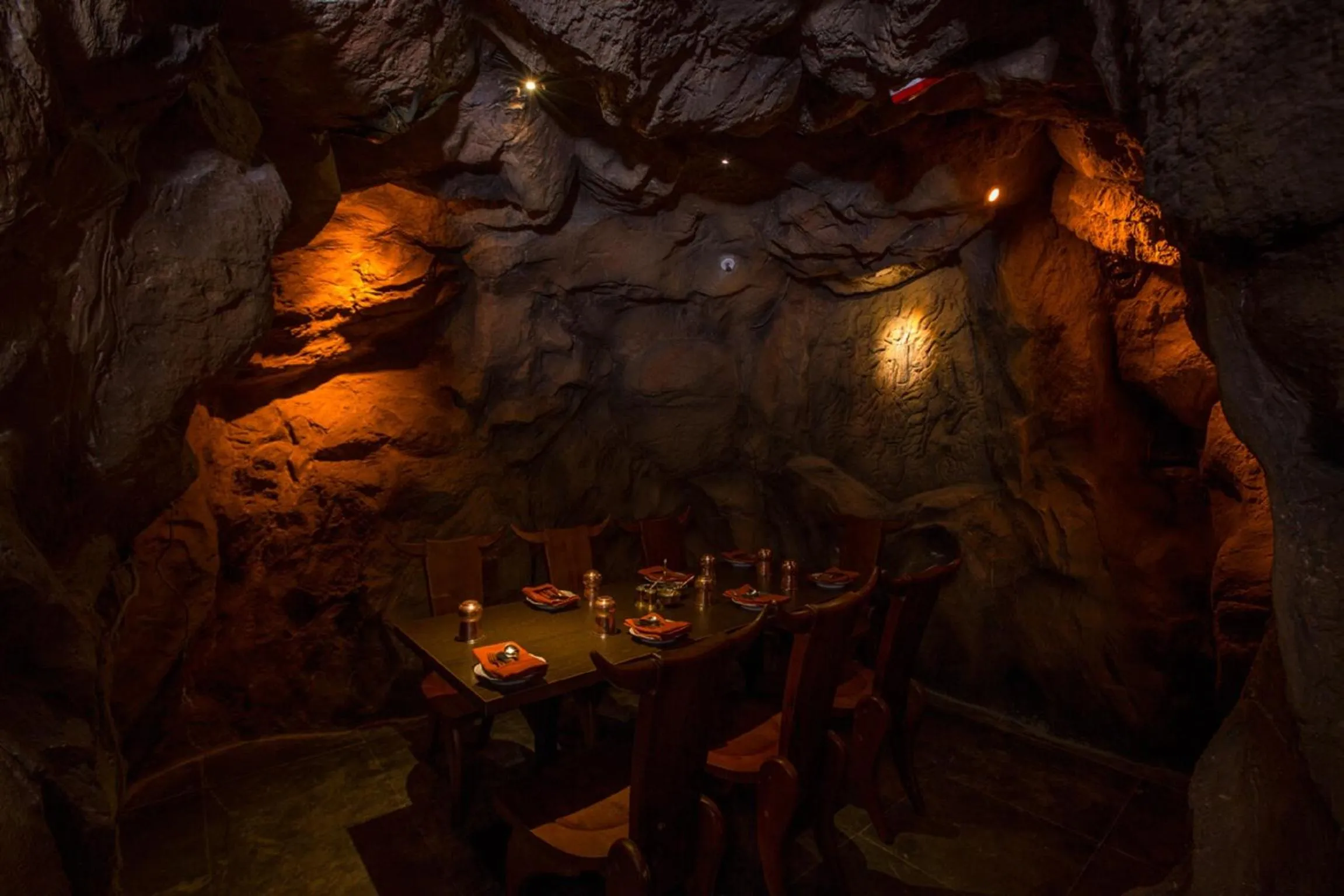 Restaurant/places to eat in Pai Viceroy