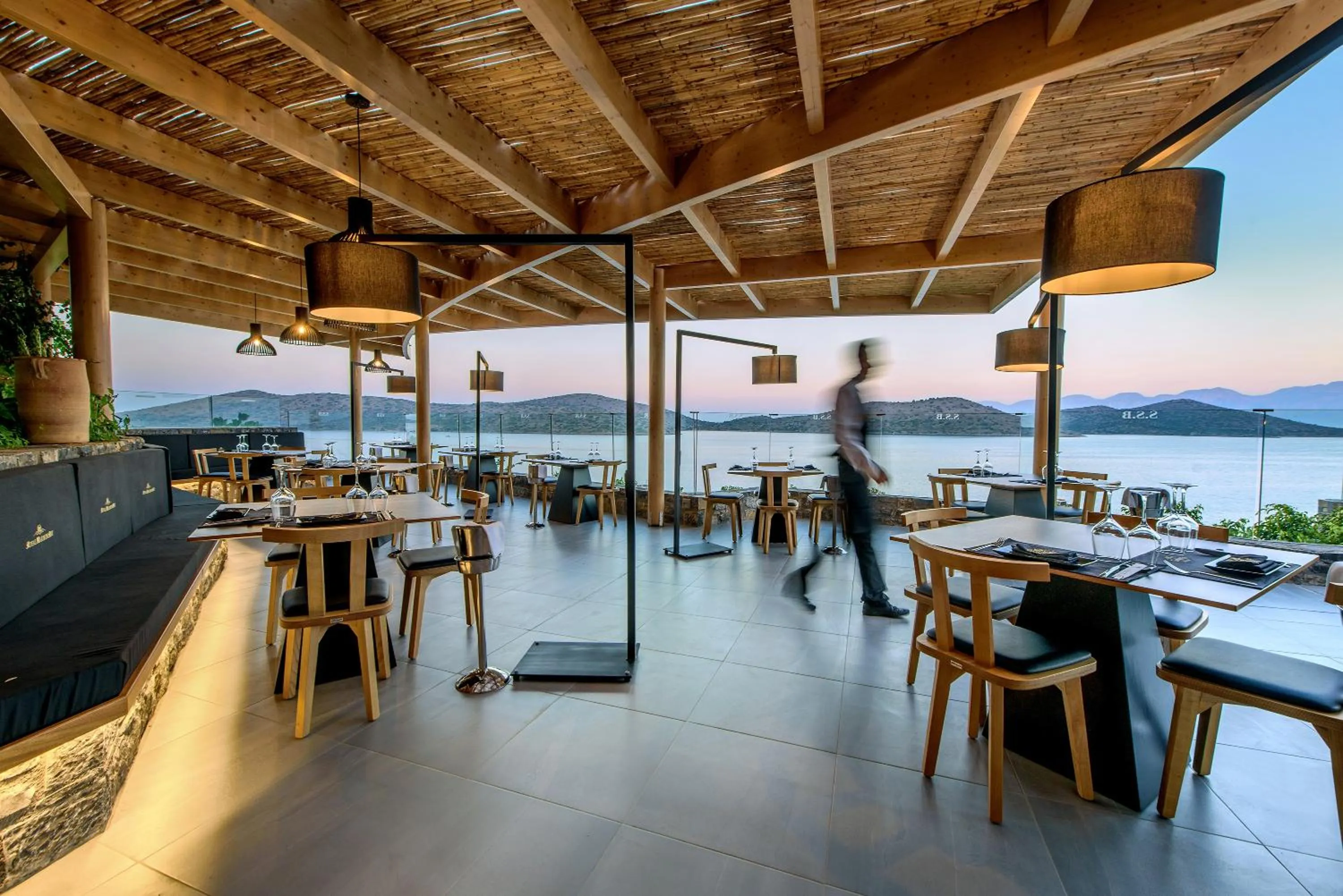 Restaurant/places to eat in Royal Marmin Bay Boutique & Art Hotel