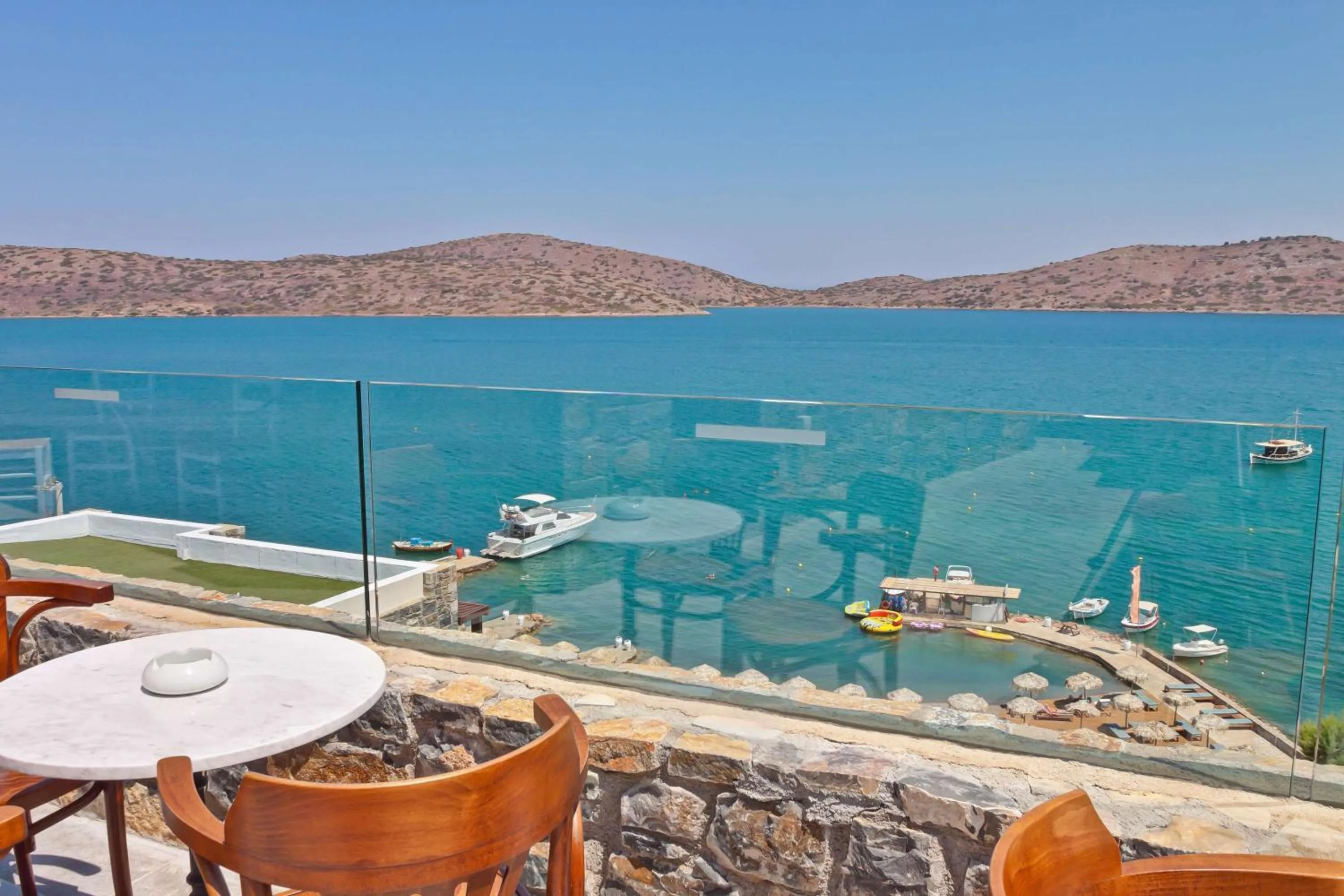 Lounge or bar in Royal Marmin Bay Boutique & Art Hotel